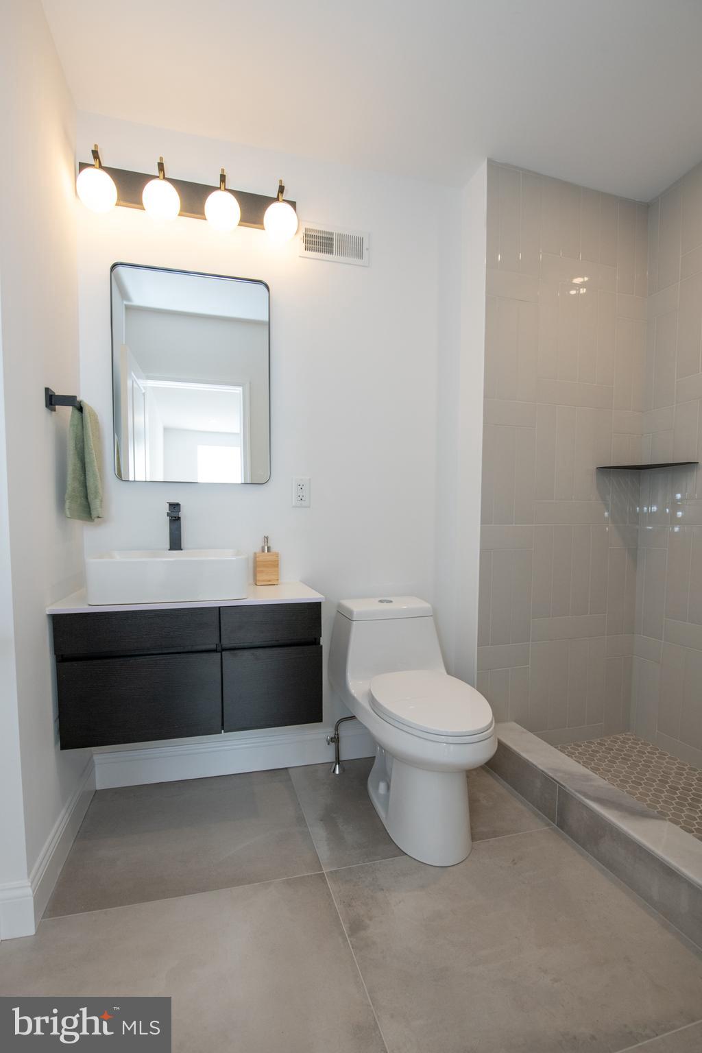 POINT BREEZE - Residential