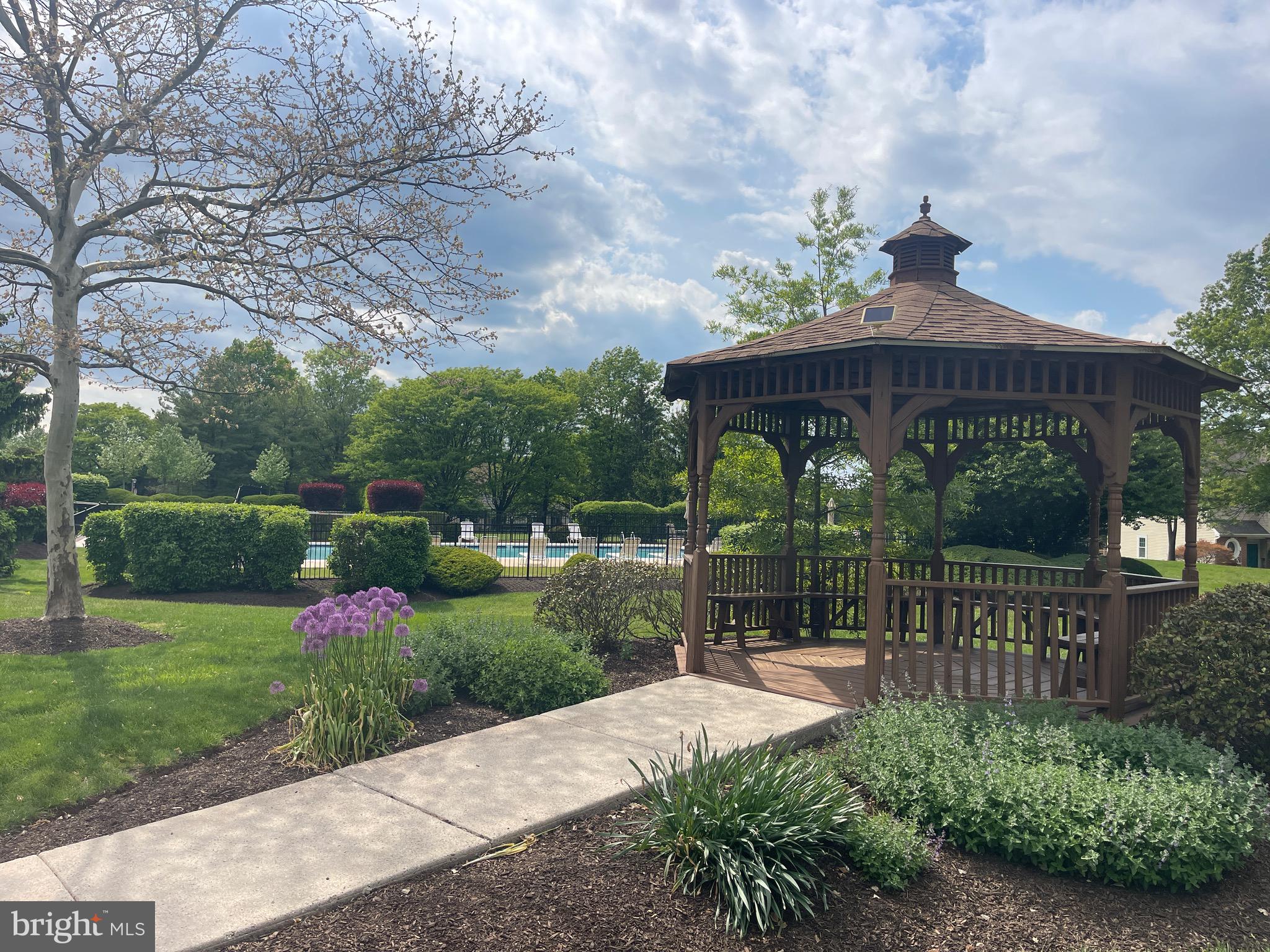 MONTGOMERY PLACE - Residential