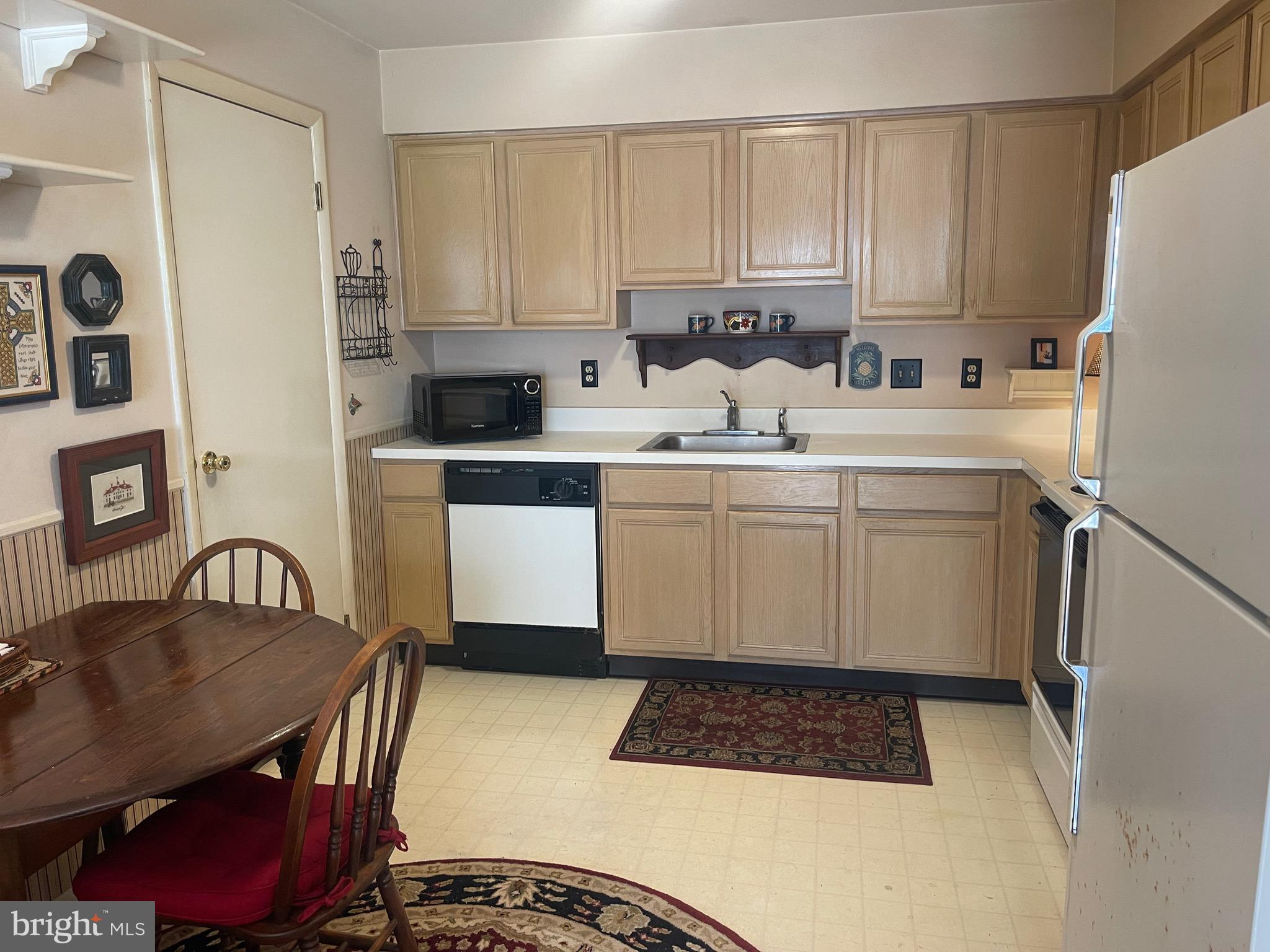 MONTGOMERY PLACE - Residential