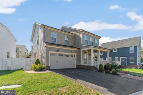 Photo of 2385 Harmsworth Drive, DUMFRIES, VA 22026 (MLS # VAPW2132978)