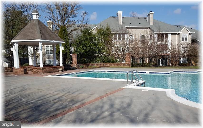 ENGLISH COUNTRY MANOR - Residential