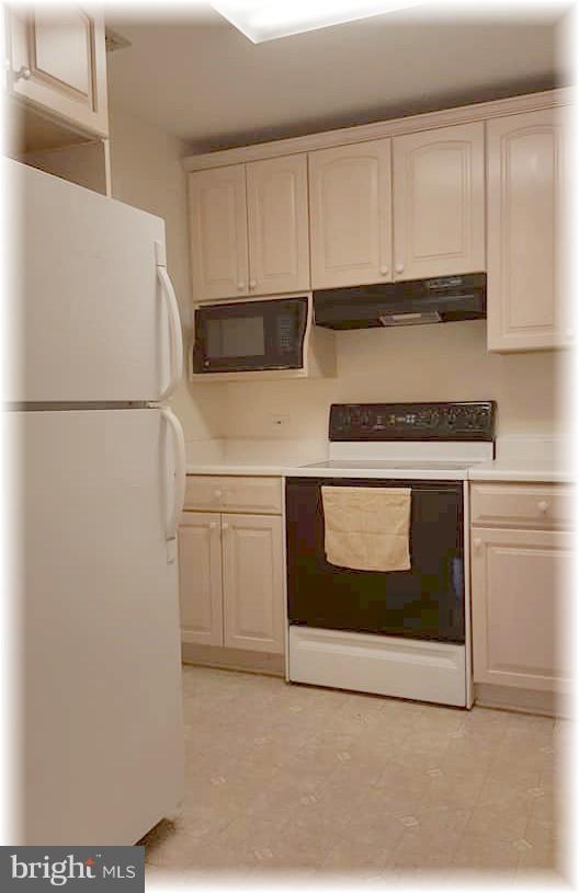 ENGLISH COUNTRY MANOR - Residential