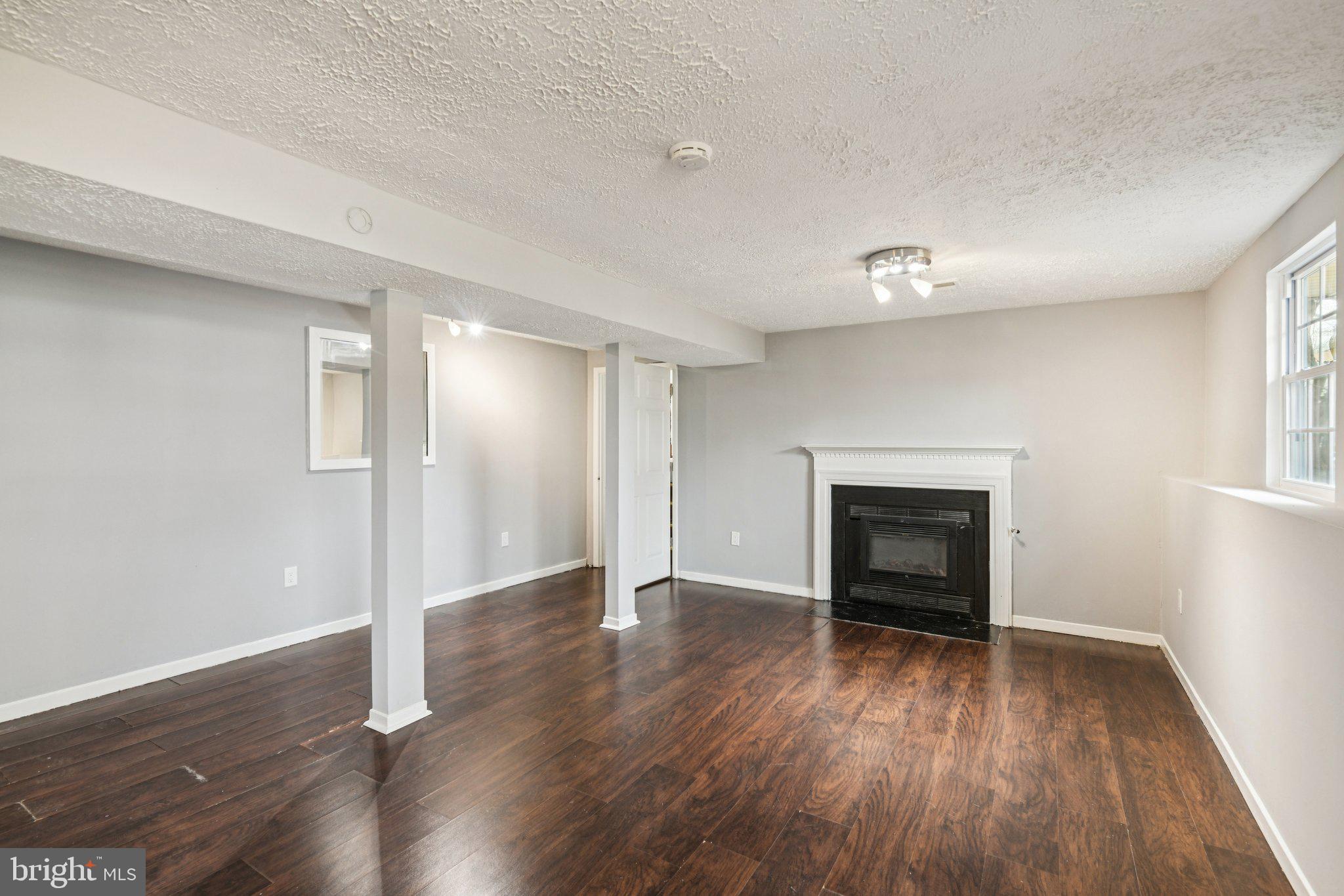 MARLBORO MEADOWS - Residential