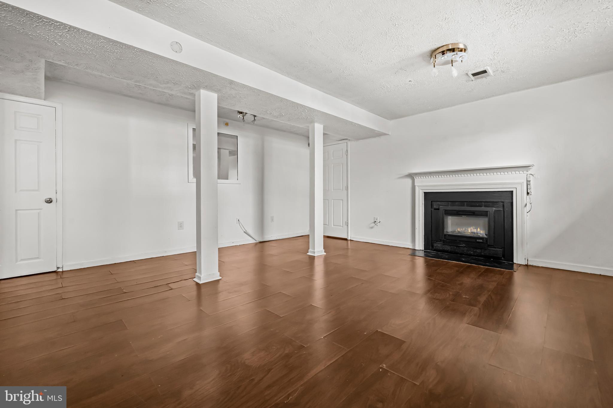 MARLBORO MEADOWS - Residential