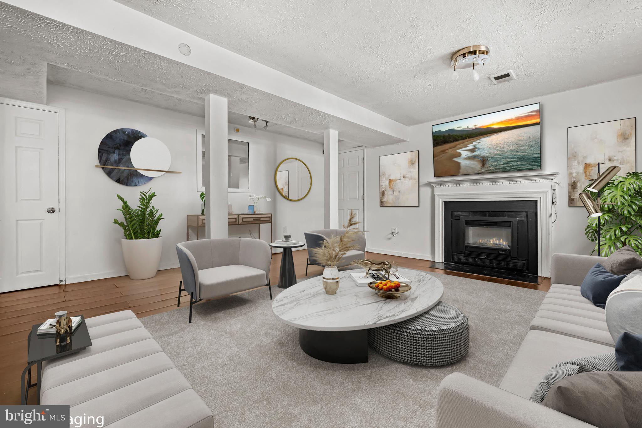 MARLBORO MEADOWS - Residential