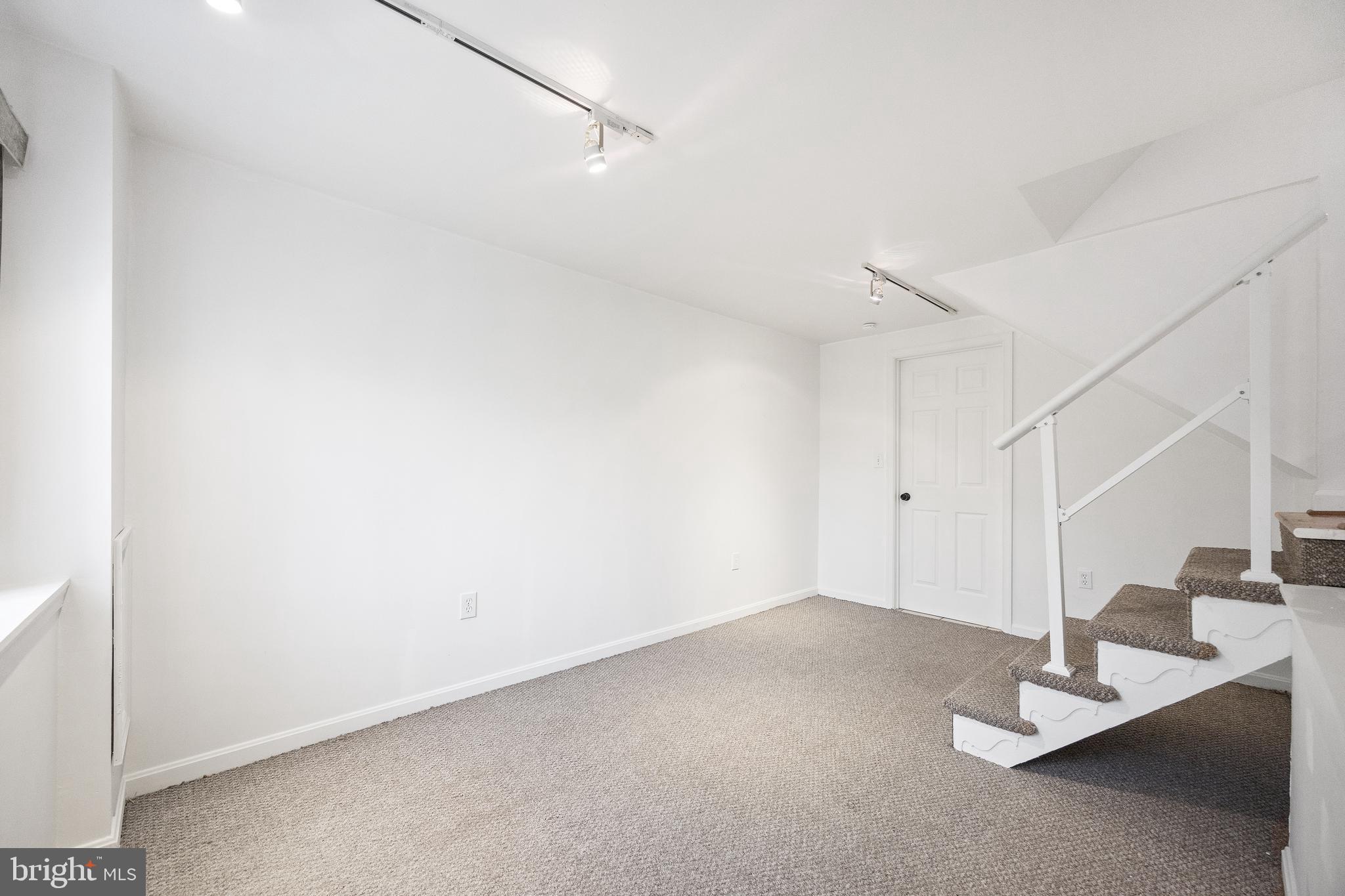 MUNROE GARDENS - Residential