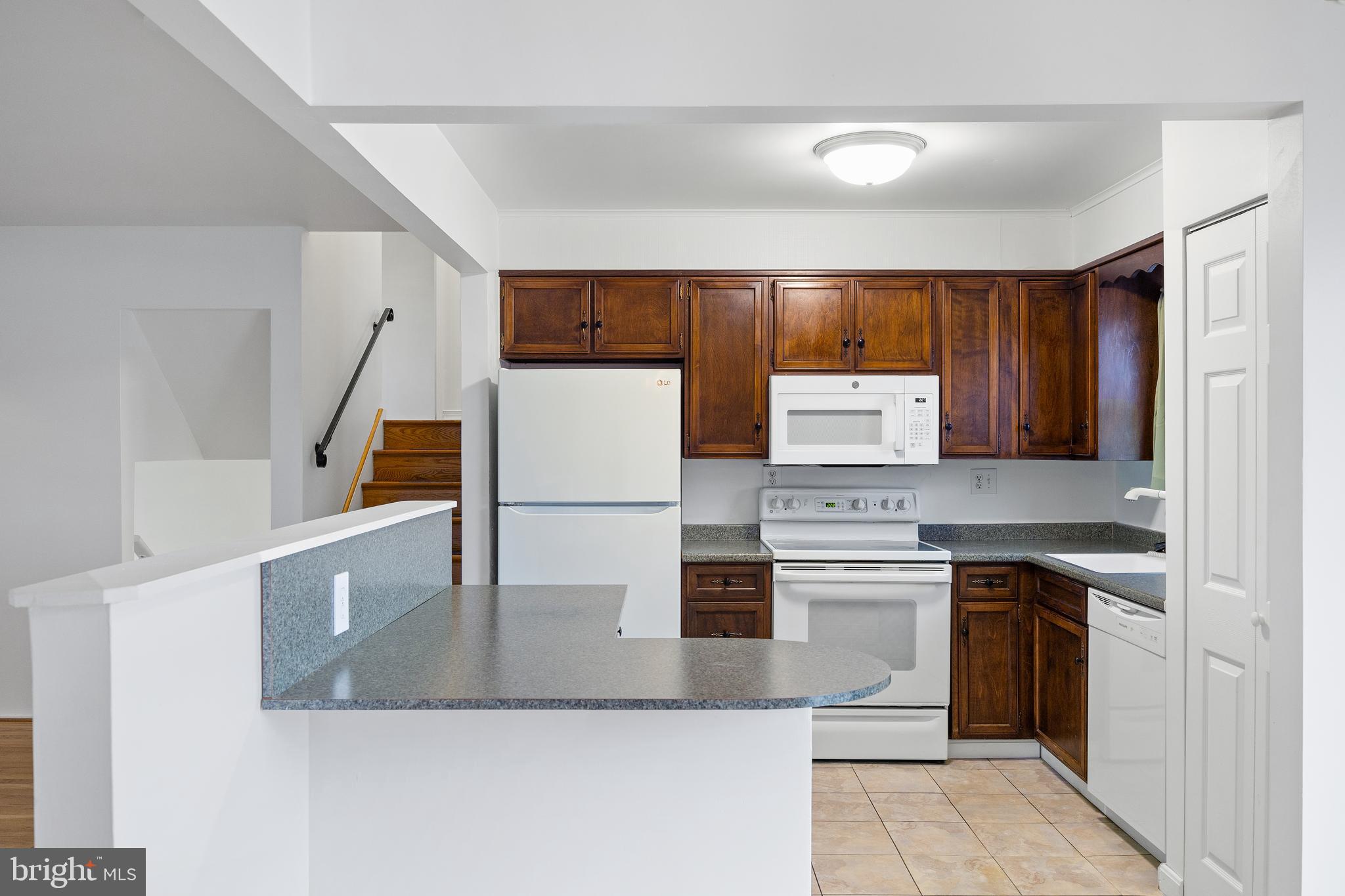 MUNROE GARDENS - Residential