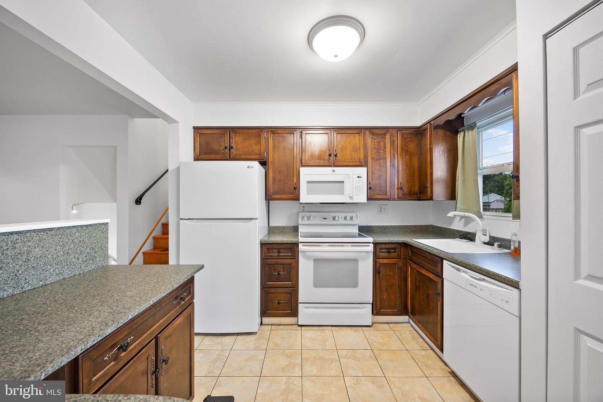 MUNROE GARDENS - Residential