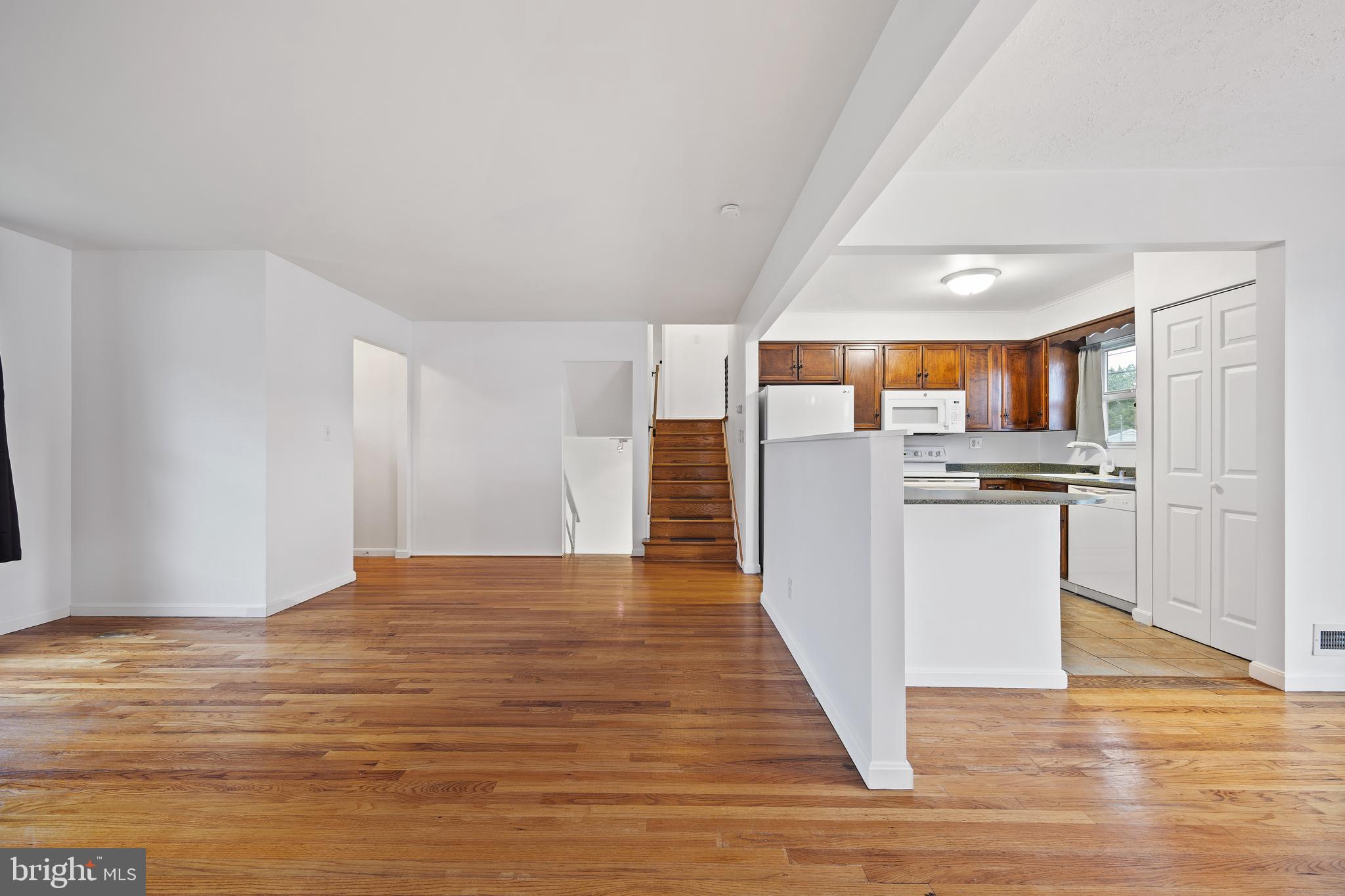 MUNROE GARDENS - Residential