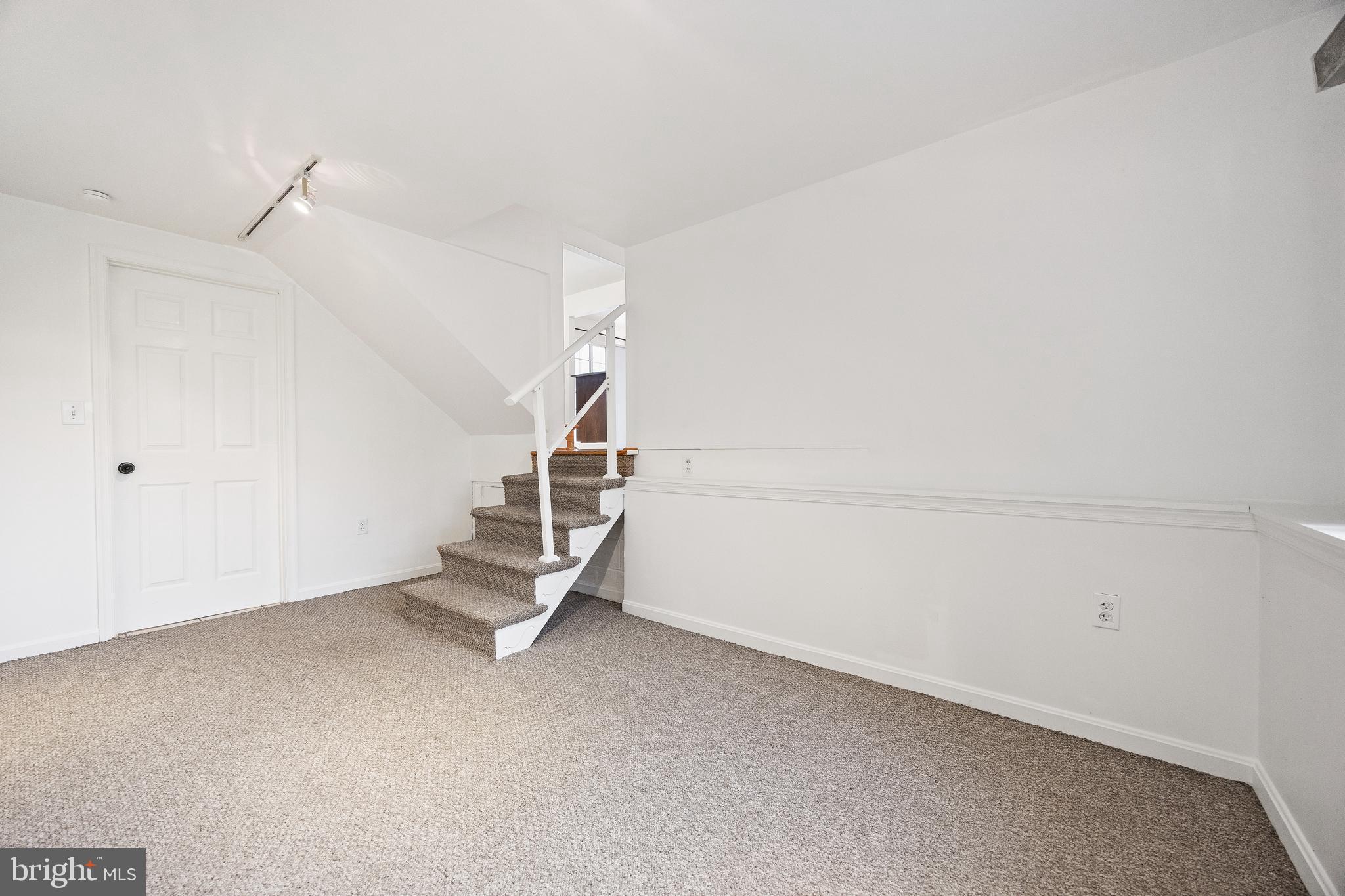 MUNROE GARDENS - Residential