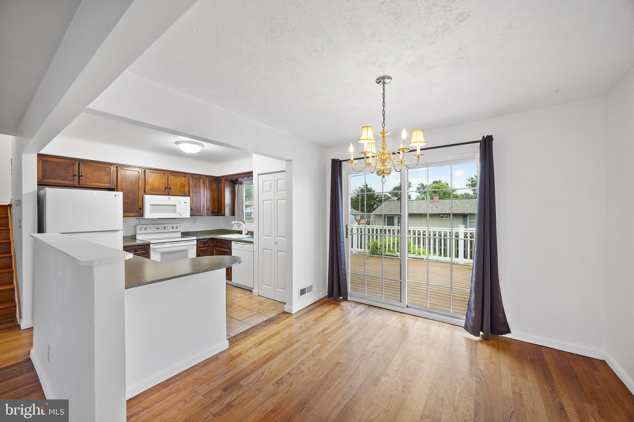 MUNROE GARDENS - Residential