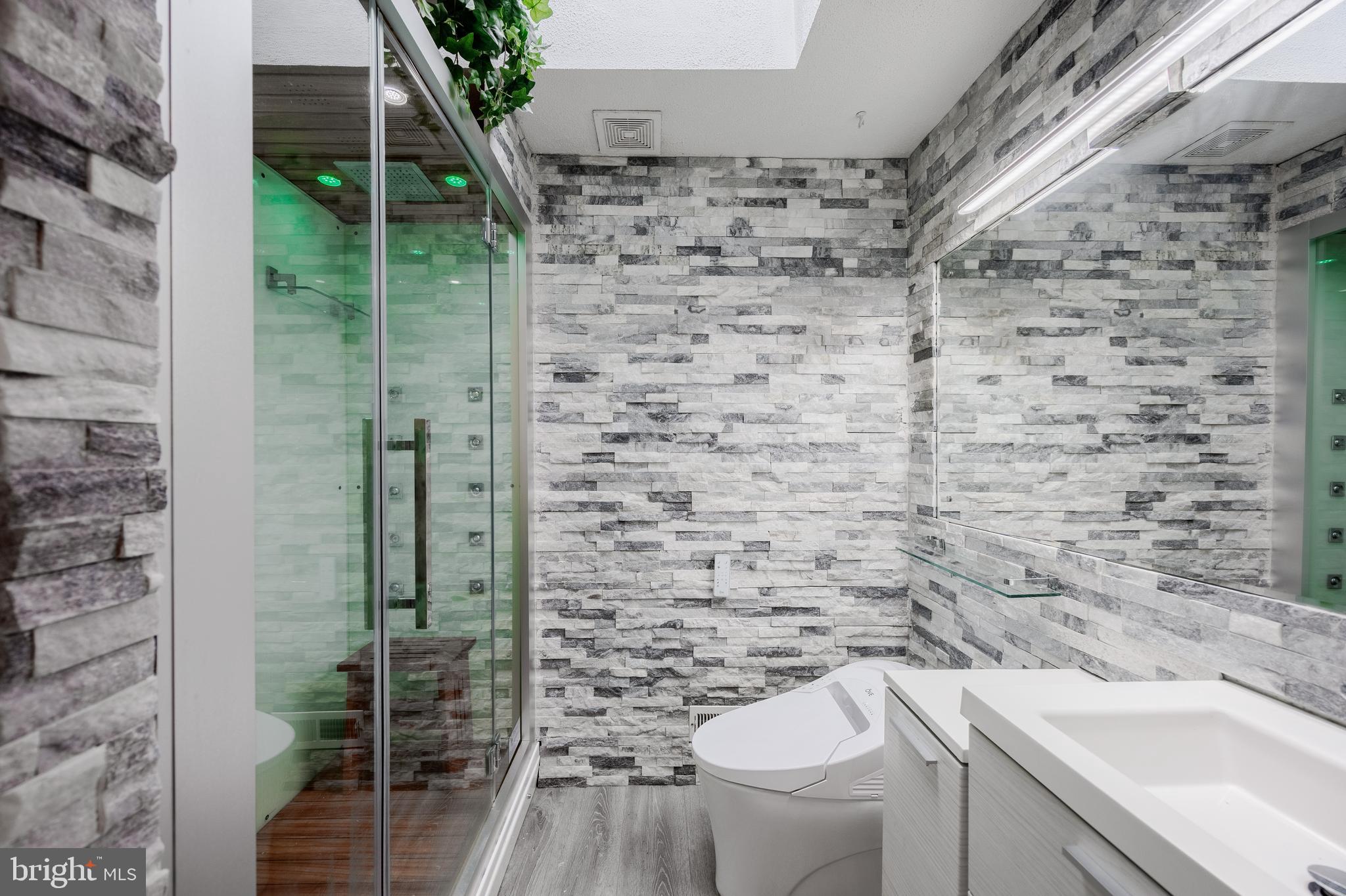 MUNROE GARDENS - Residential