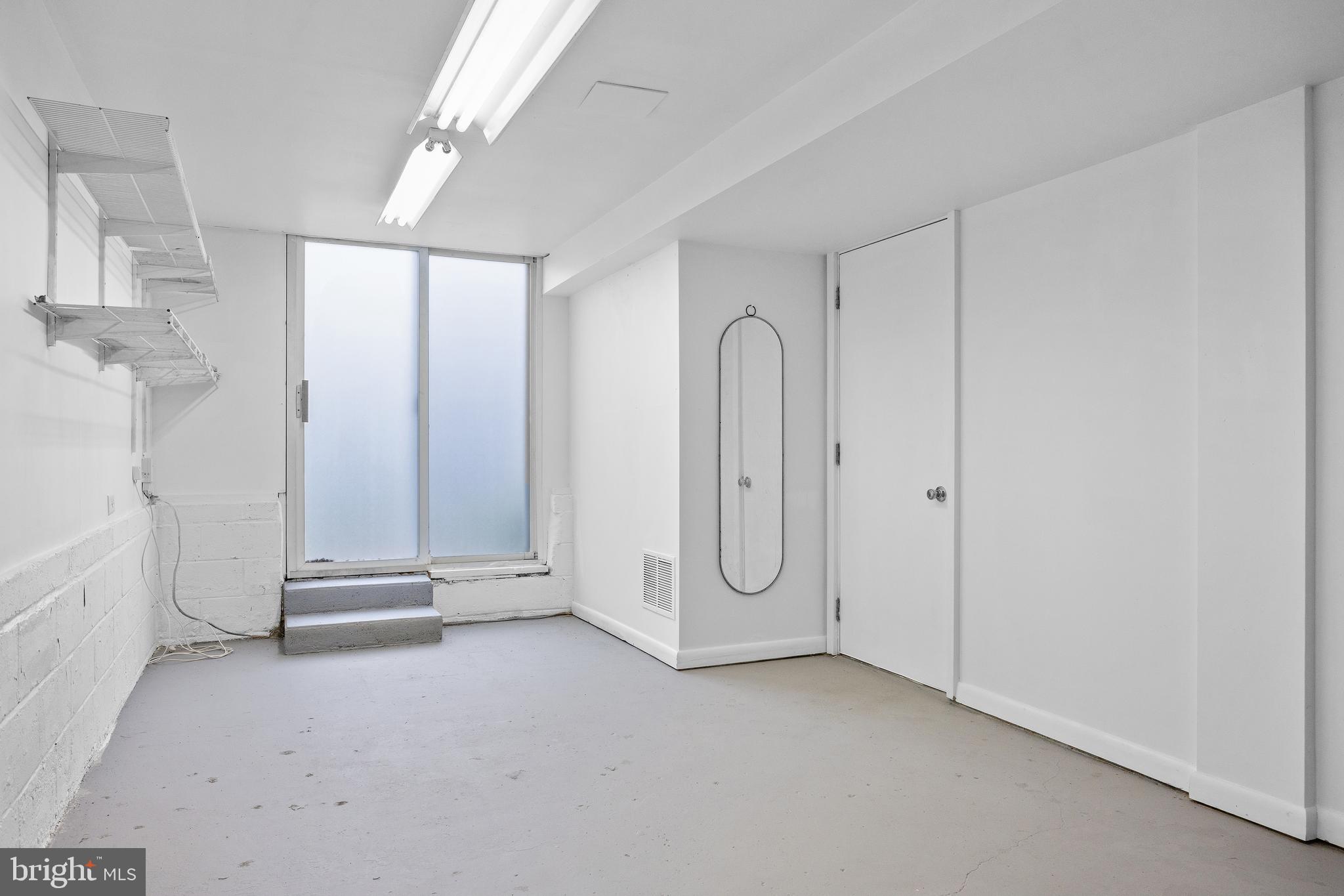 MUNROE GARDENS - Residential