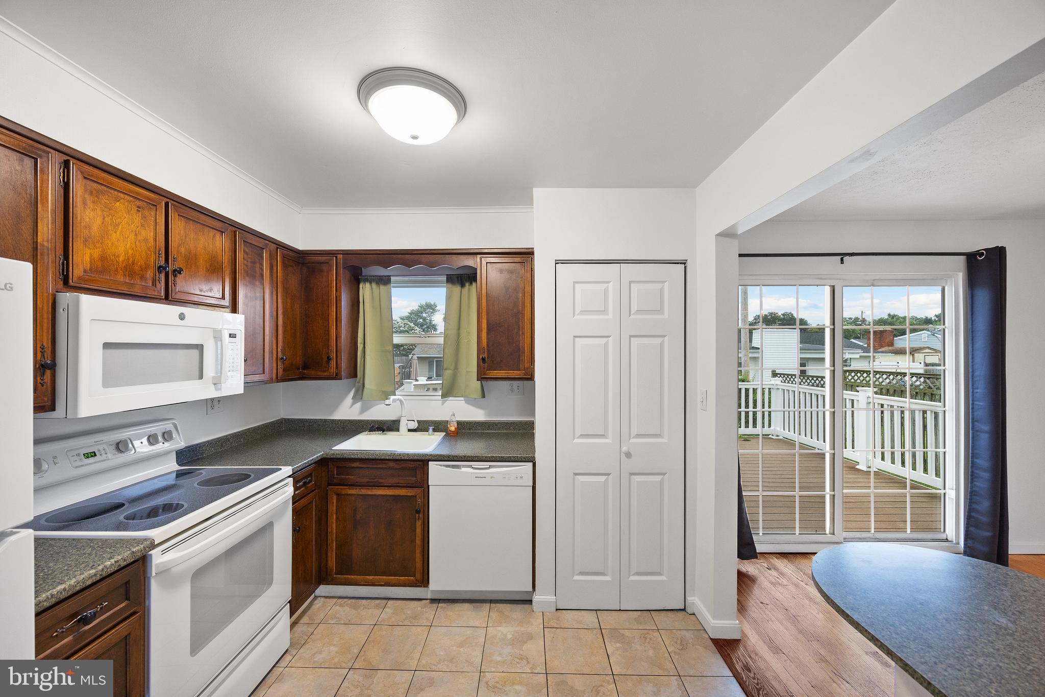 MUNROE GARDENS - Residential