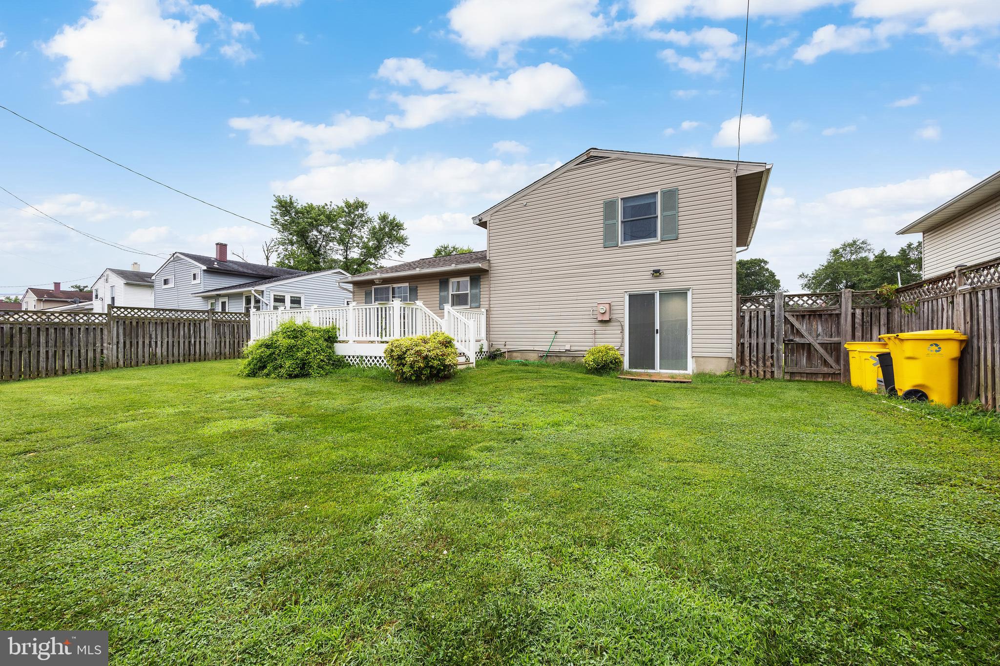 MUNROE GARDENS - Residential