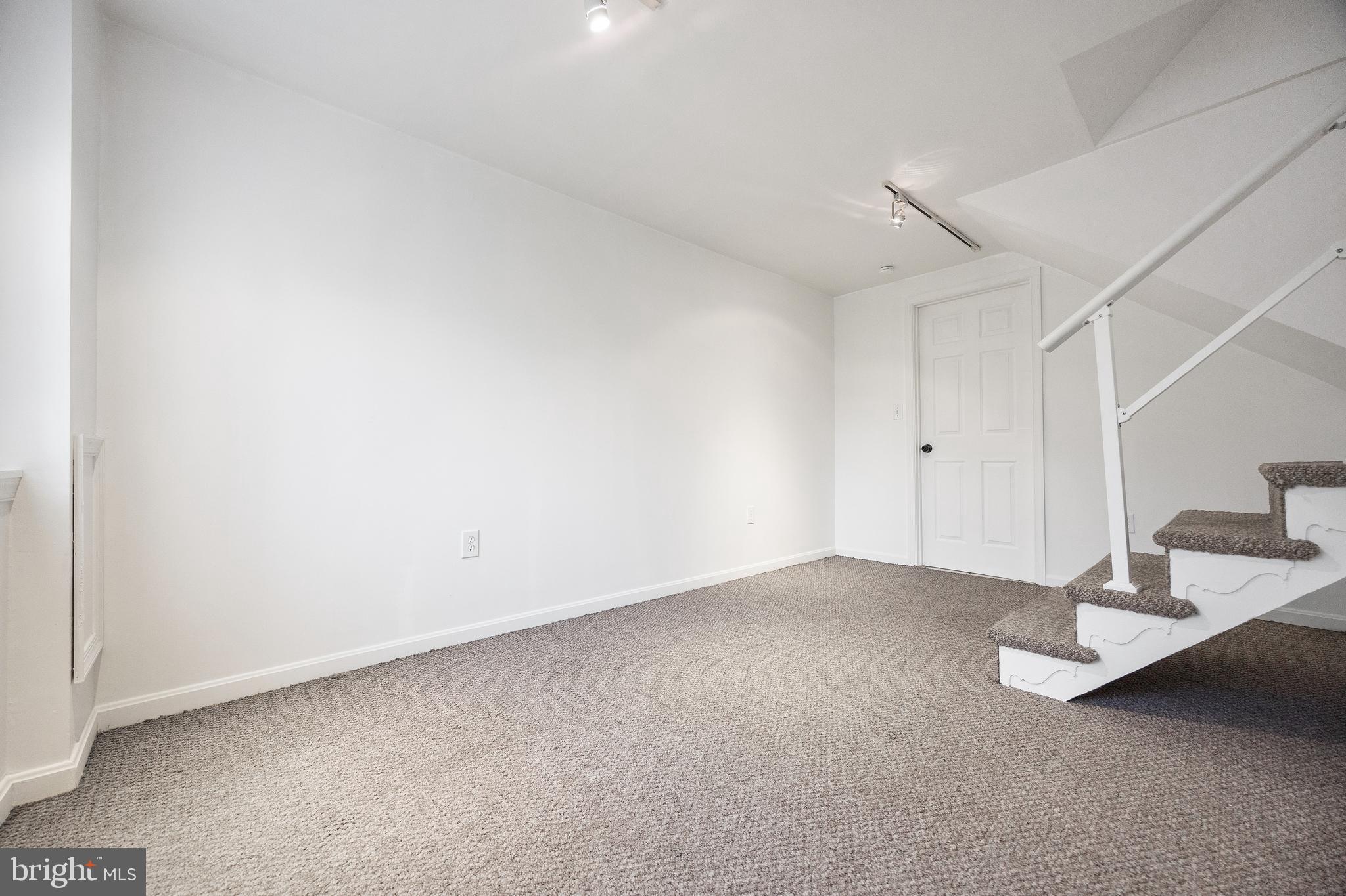 MUNROE GARDENS - Residential