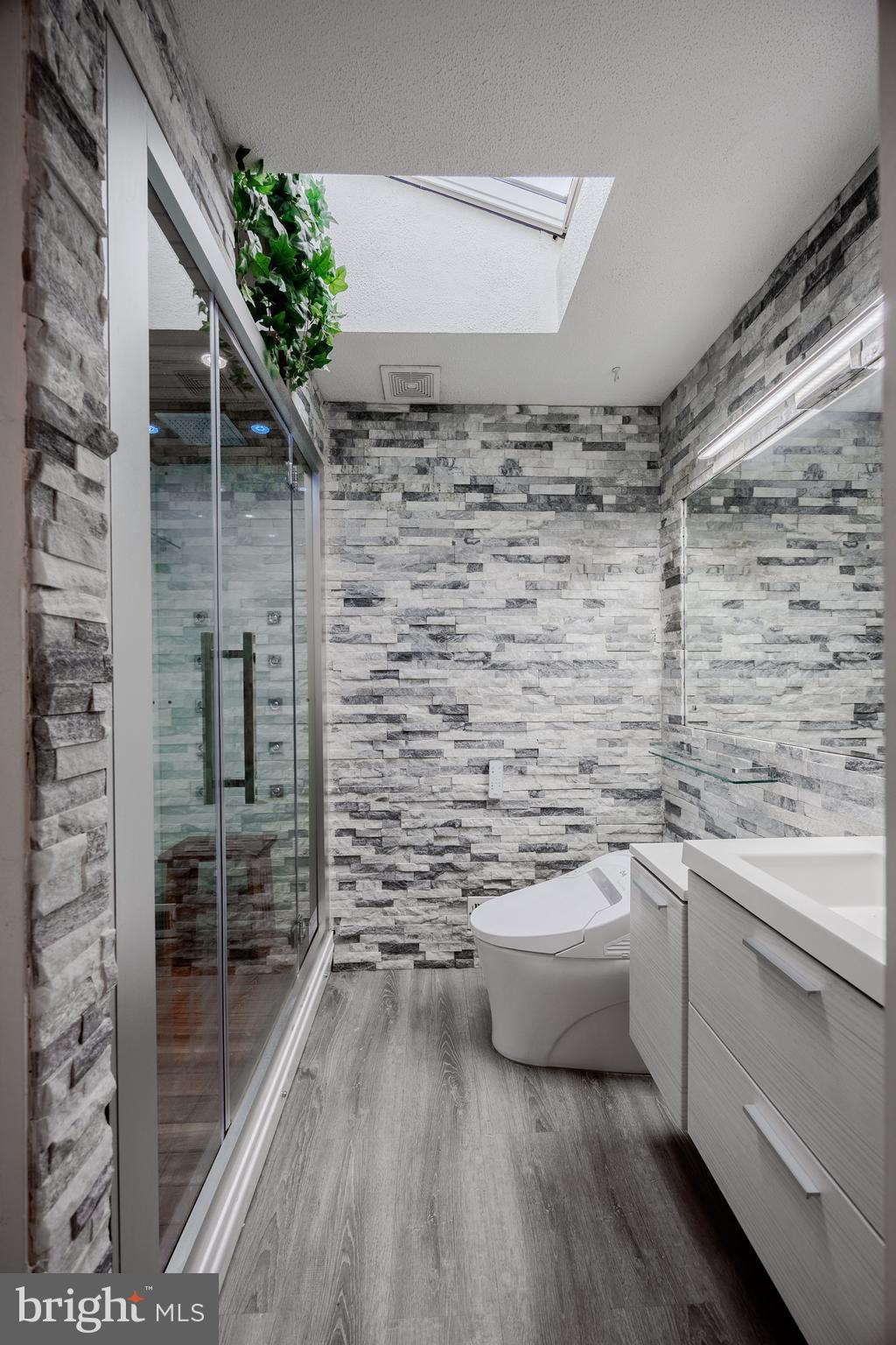 MUNROE GARDENS - Residential