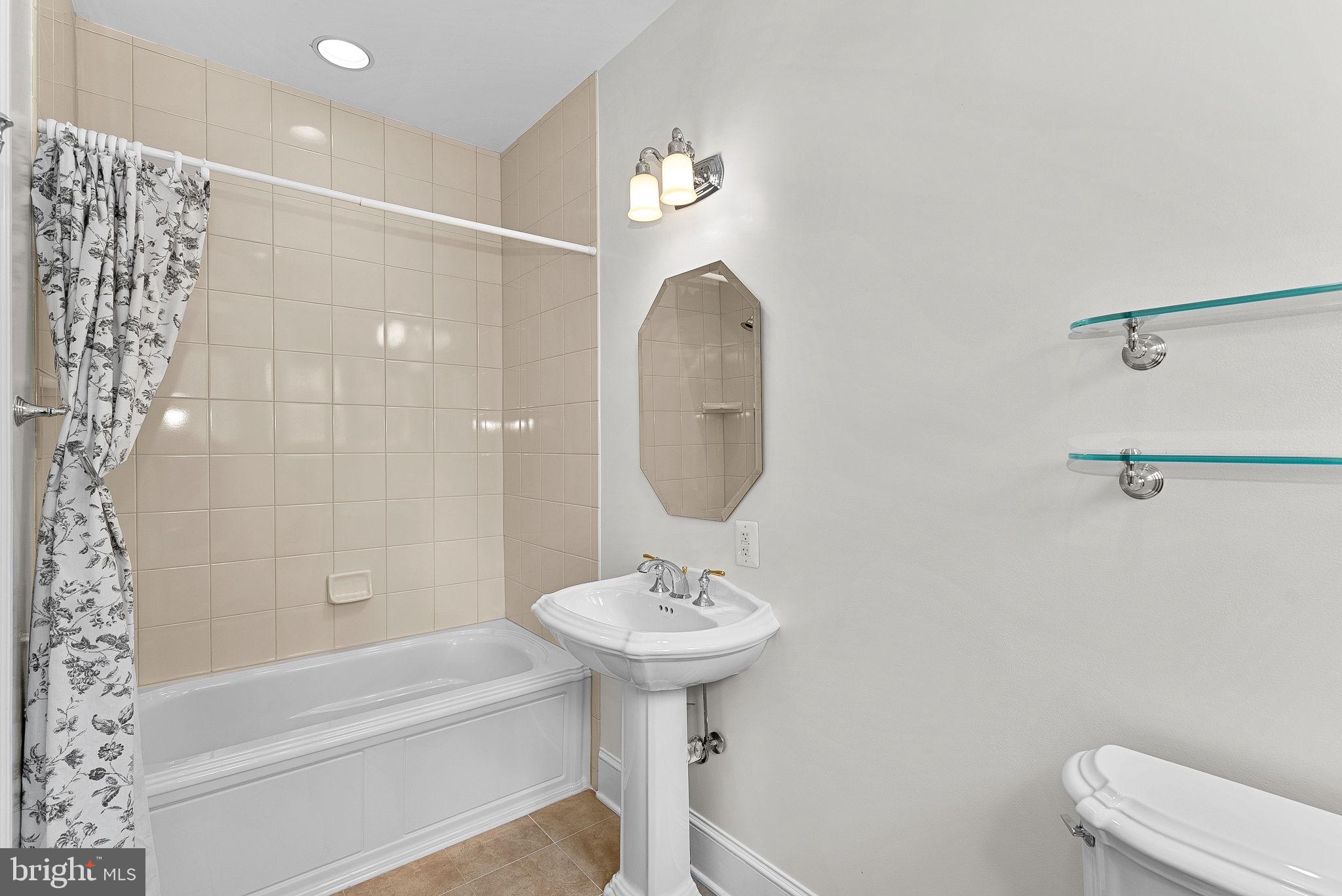 REDLAC FOREST - Residential