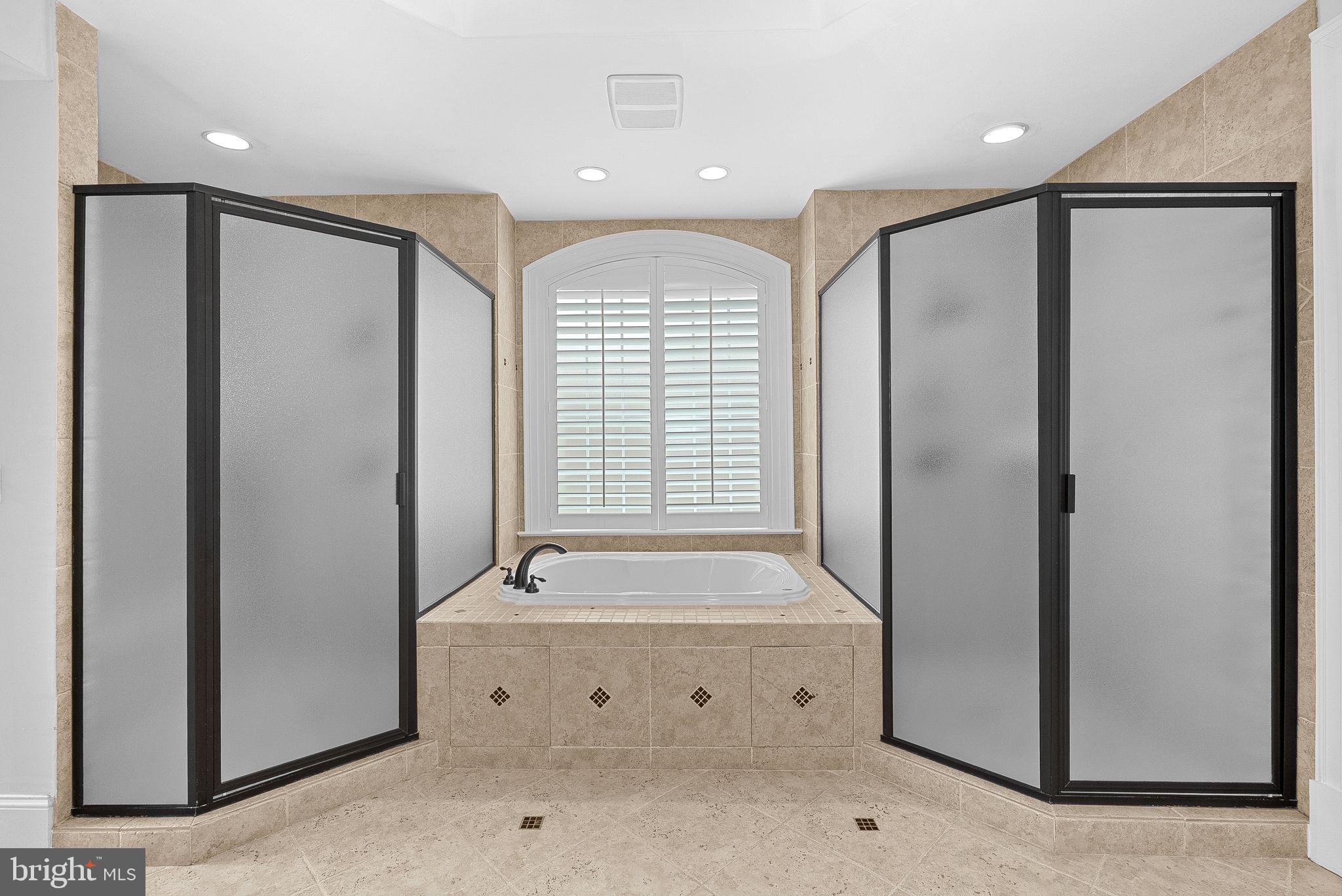 REDLAC FOREST - Residential