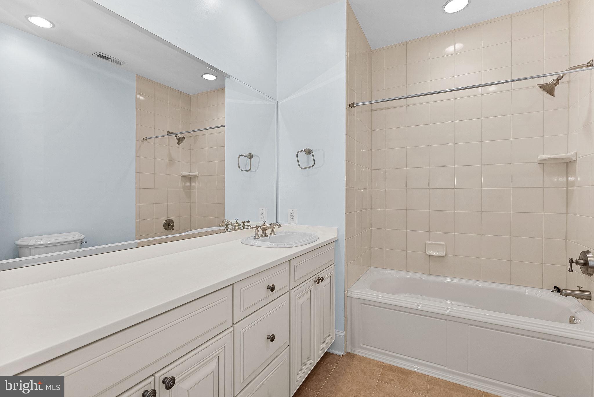 REDLAC FOREST - Residential