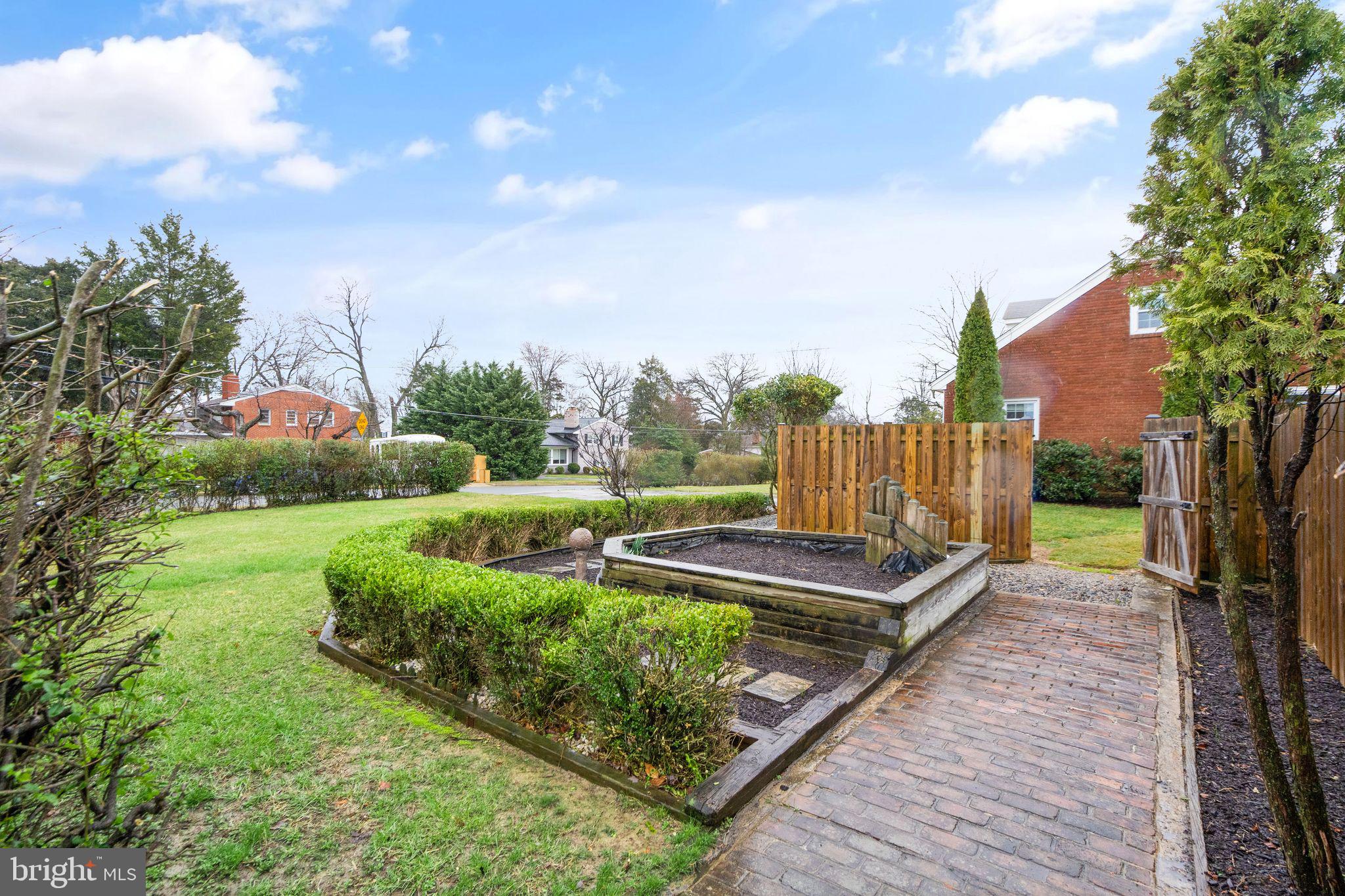 BEACON VILLAGE - Residential