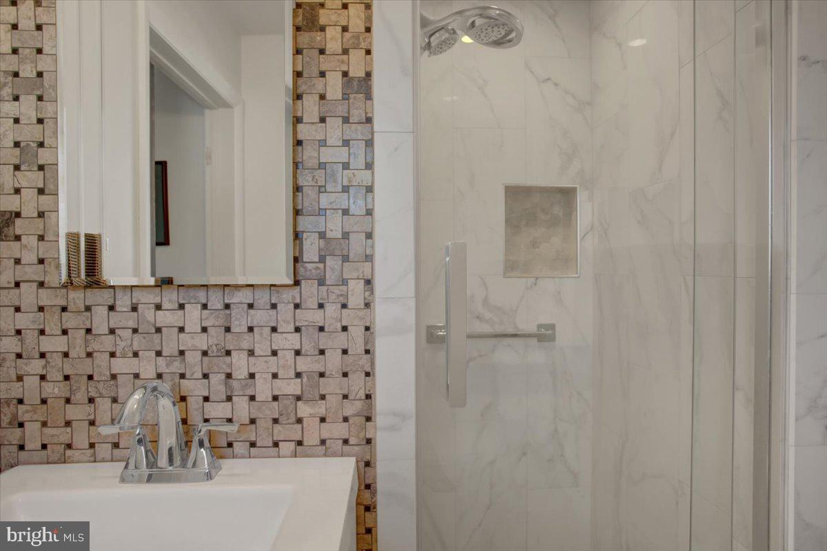 WINDING HILL HEIGHTS - Residential