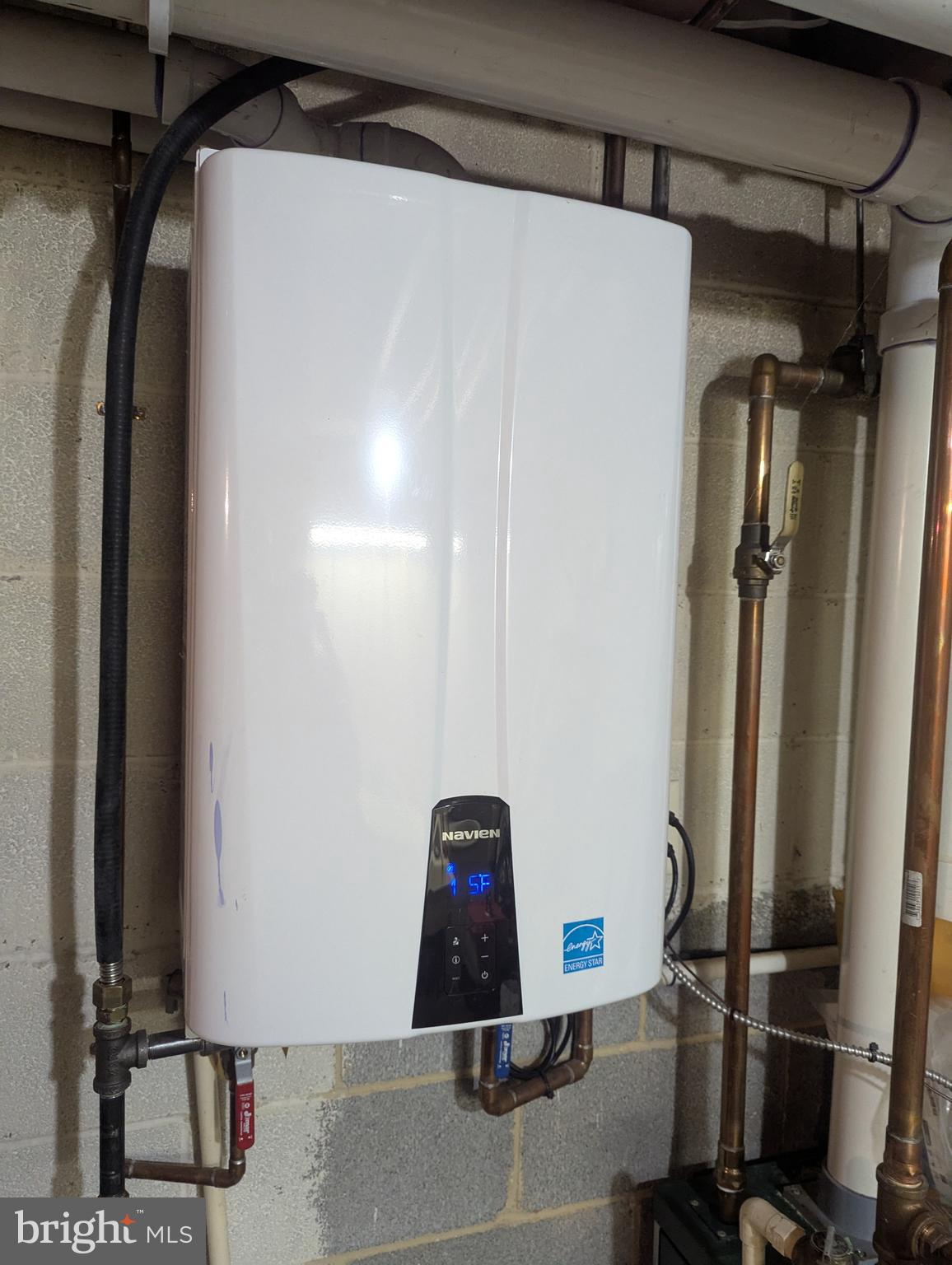 WINDING HILL HEIGHTS - Residential