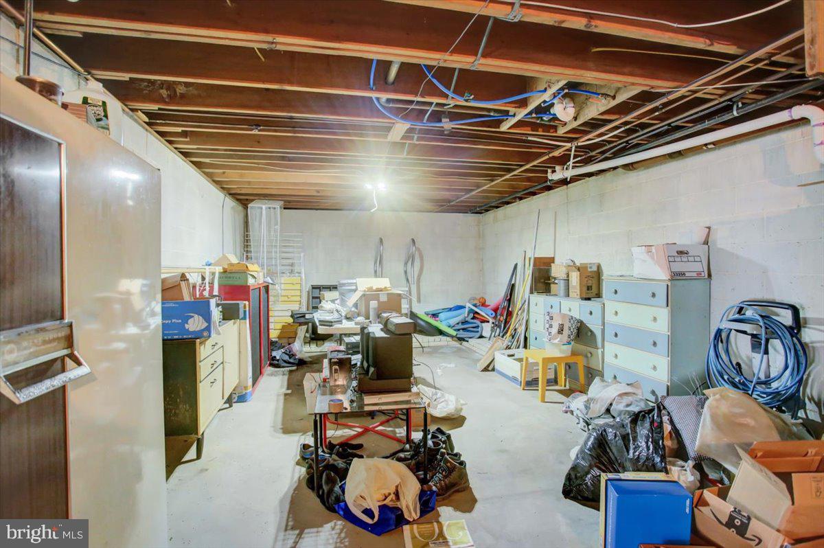 WINDING HILL HEIGHTS - Residential