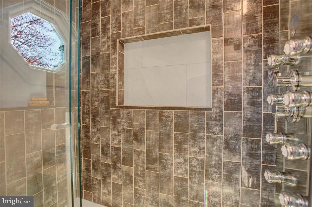 WINDING HILL HEIGHTS - Residential