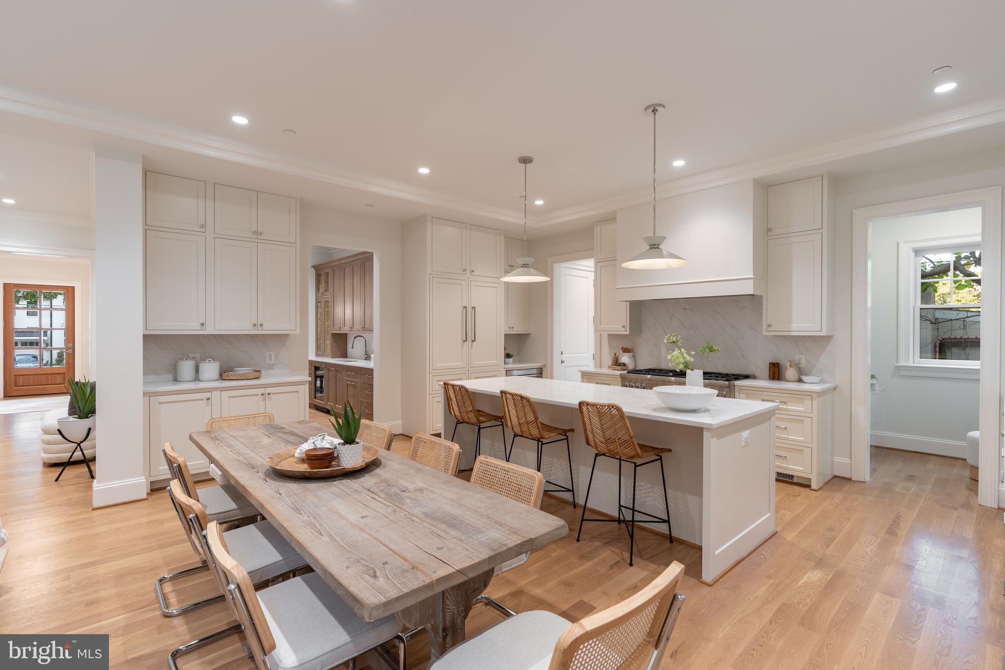 CHEVY CHASE VILLAGE - Residential