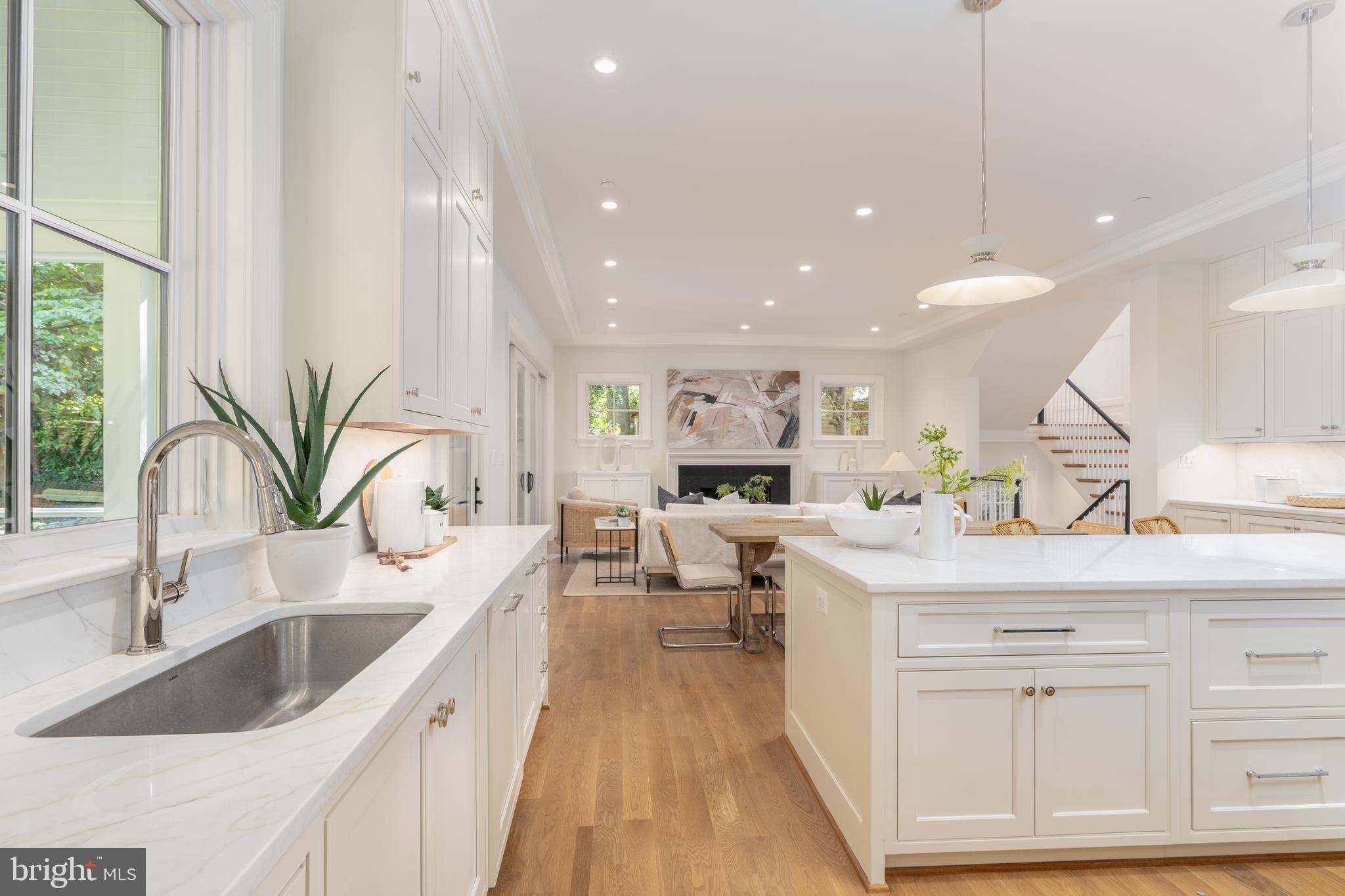 CHEVY CHASE VILLAGE - Residential