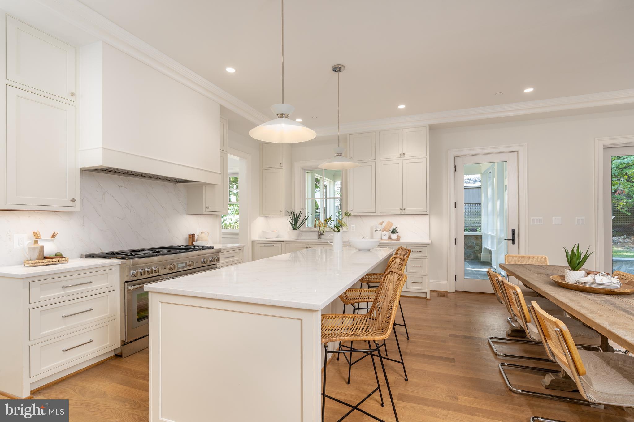 CHEVY CHASE VILLAGE - Residential