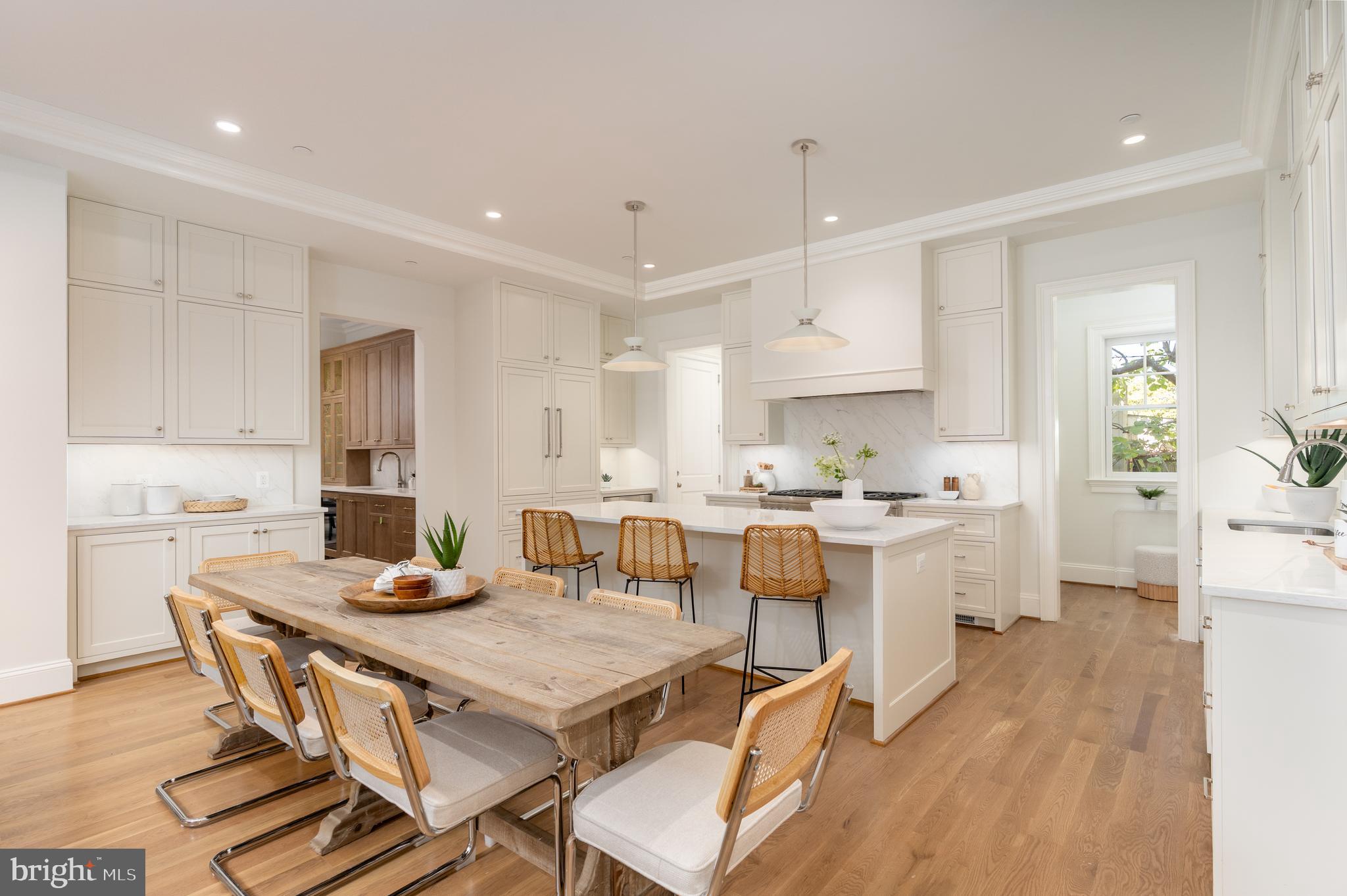 CHEVY CHASE VILLAGE - Residential