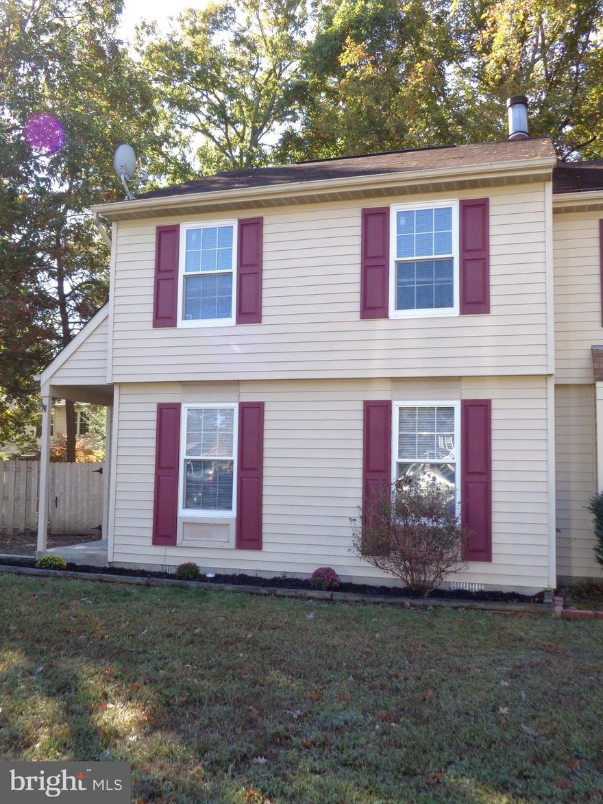 SHINES LIKE A NEW PENNY! COMPLETELY REMODELED--NEW KITCHEN & BATHS--FROM THE GRANITE COUNTERS, NEW CABINETS & STAINLESS APPLIANCES TO THE  BEAUTIFUL TILE BATHS, YOU'LL BE IMPRESSED! RELAX OR BBQ ON THE SHADED BACK DECK...ROMP THE FENCED BACK YARD...CURL UP IN FRONT OF THE BRICK FIREPLACE OR RETREAT TO THE PRIVATE MASTER BEDROOM...SEE IT FOR YOURSELF!