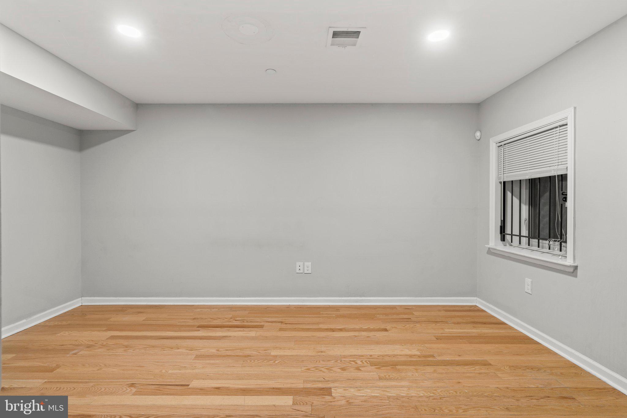 TEMPLE UNIVERSITY - Residential Lease