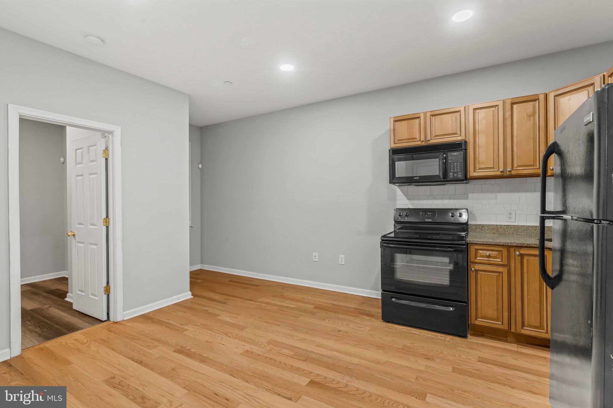 TEMPLE UNIVERSITY - Residential Lease