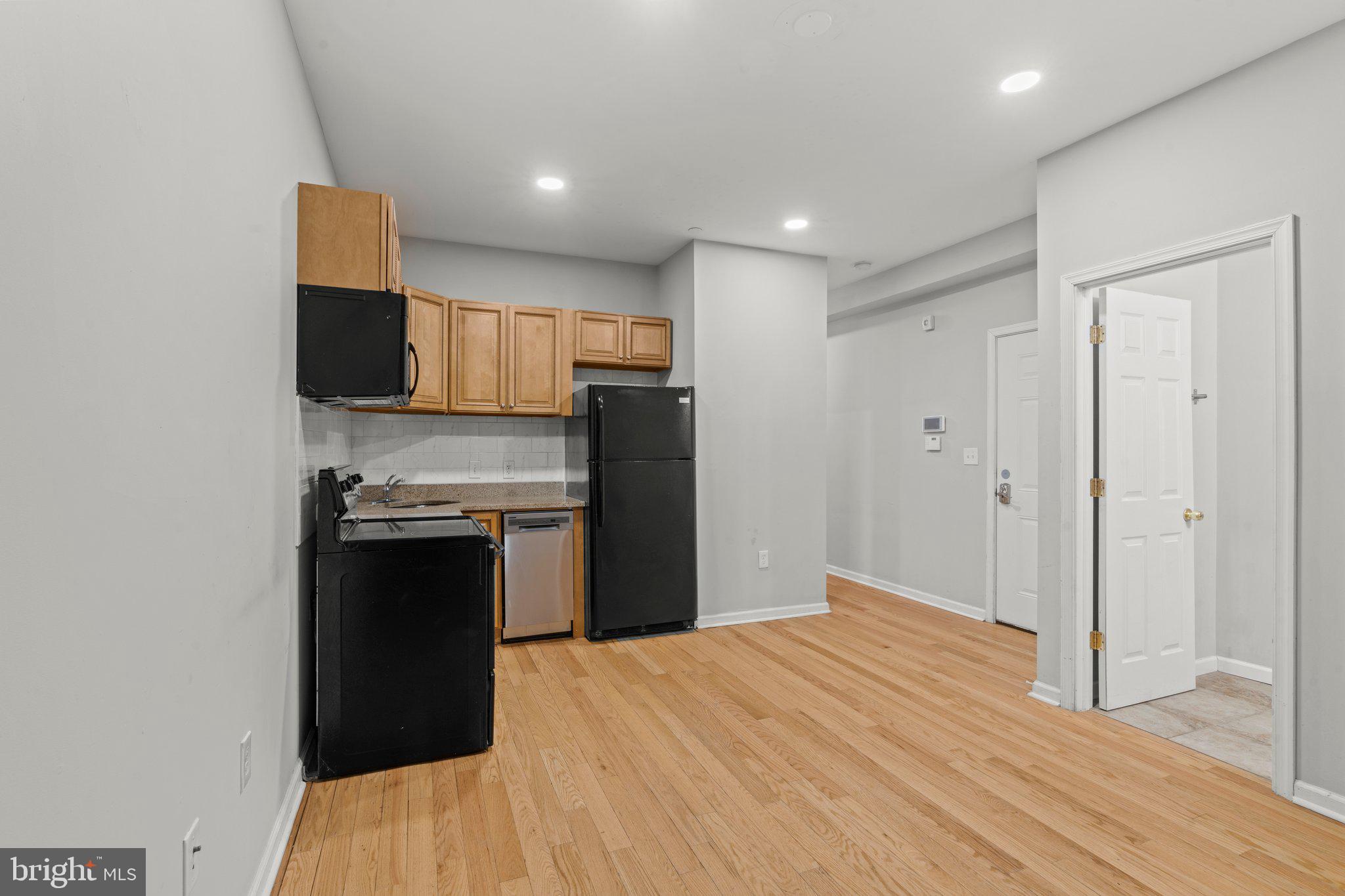 TEMPLE UNIVERSITY - Residential Lease