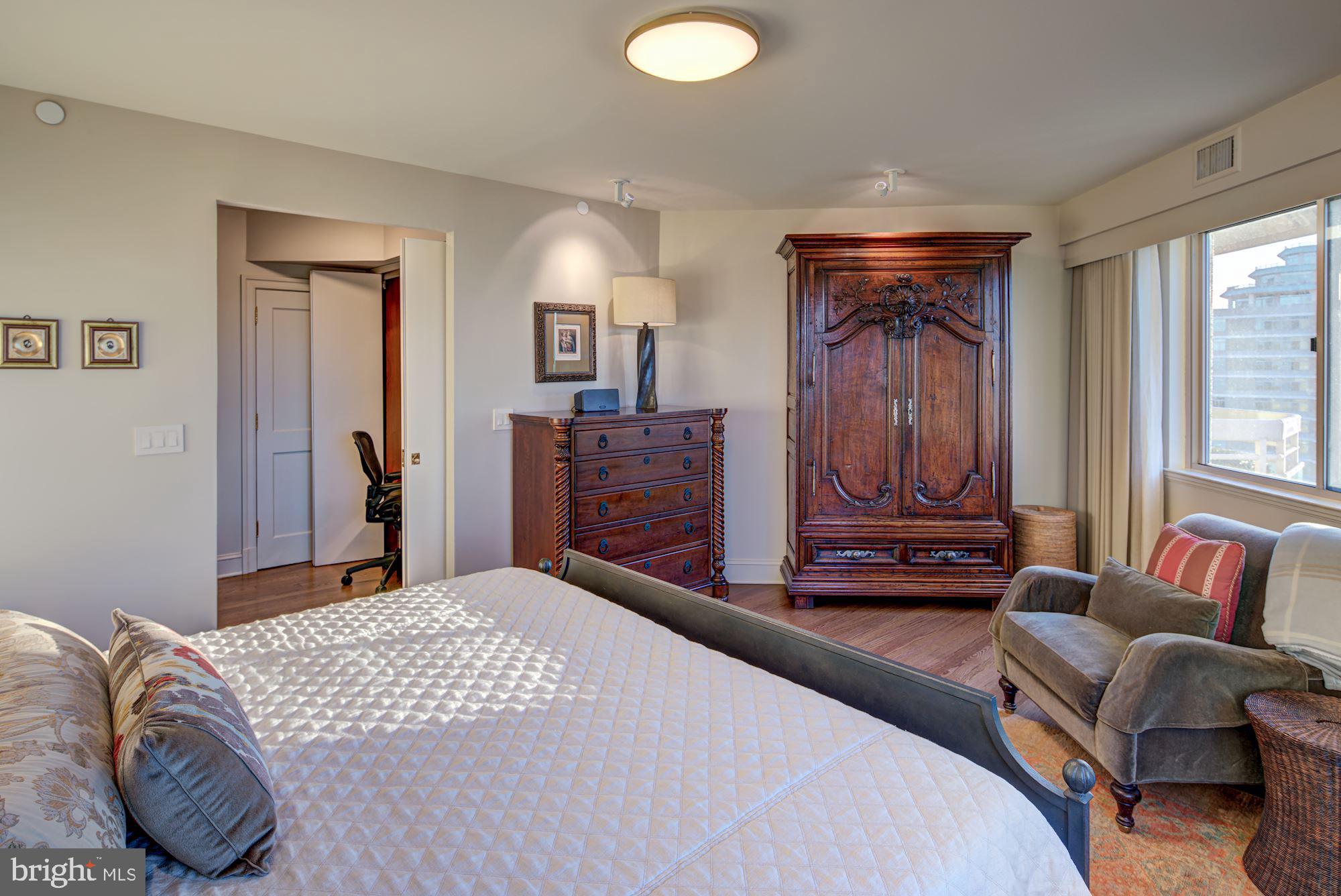 SOMERSET HOUSE - Residential