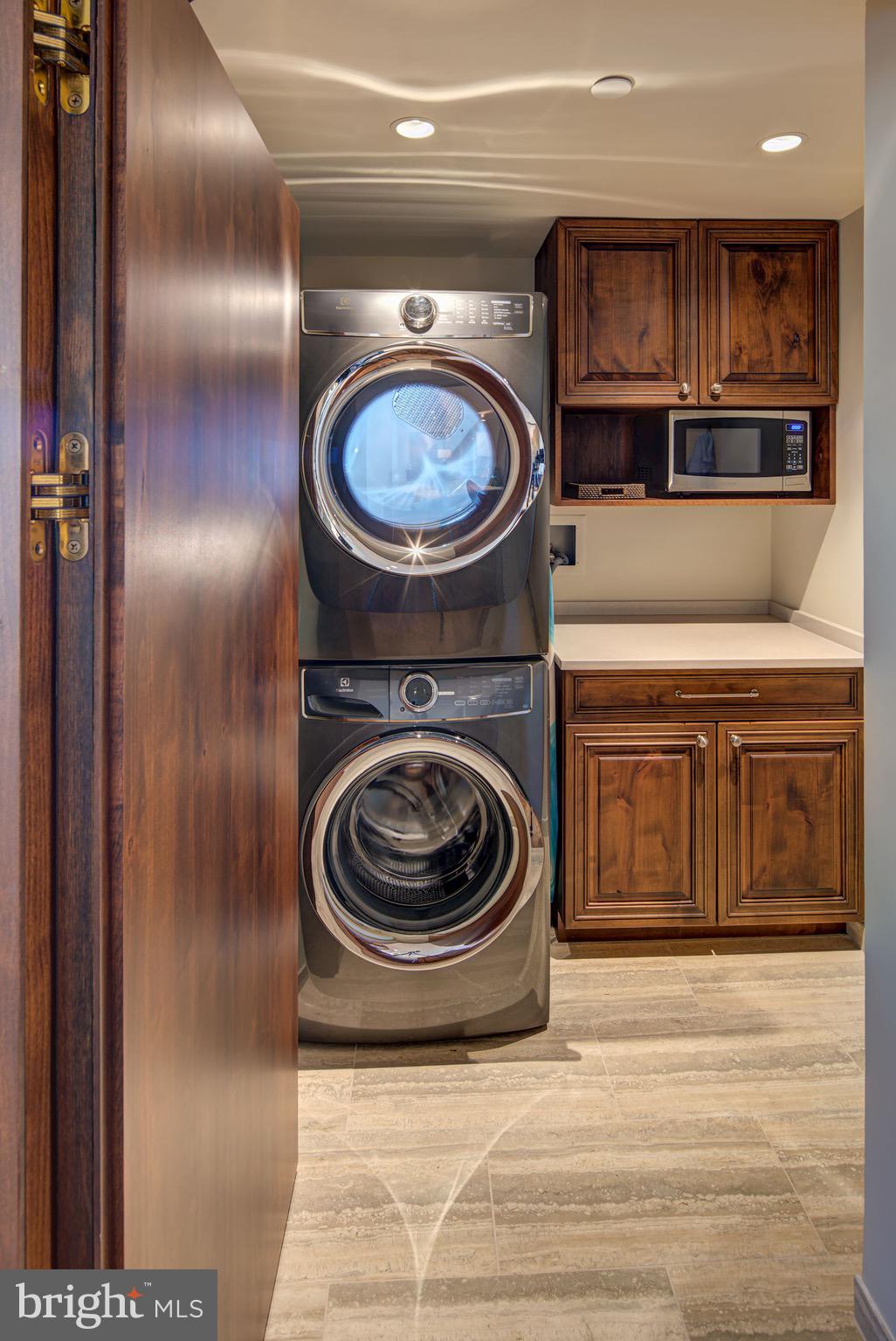 SOMERSET HOUSE - Residential