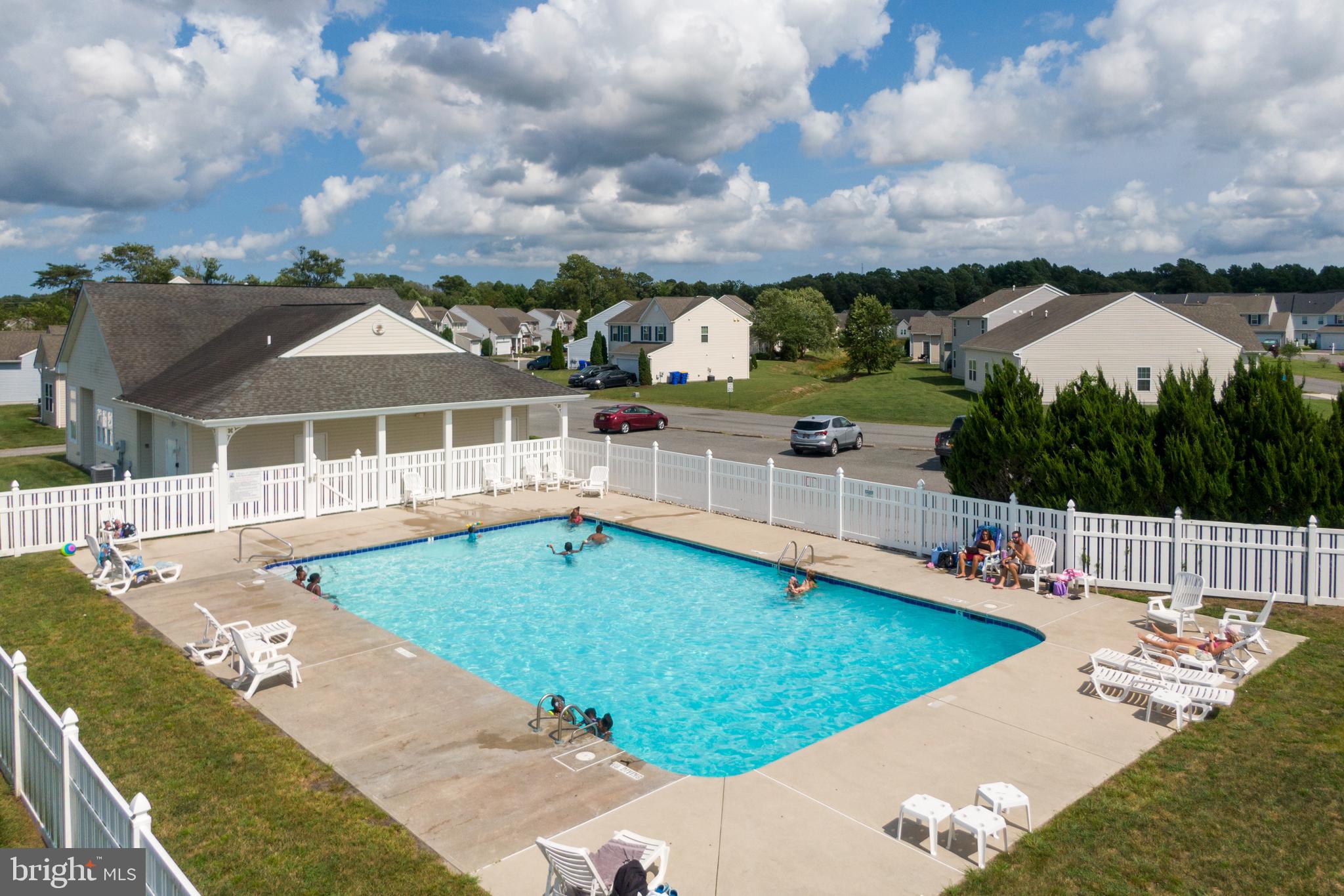 2204 CAITLINS WAY 2204