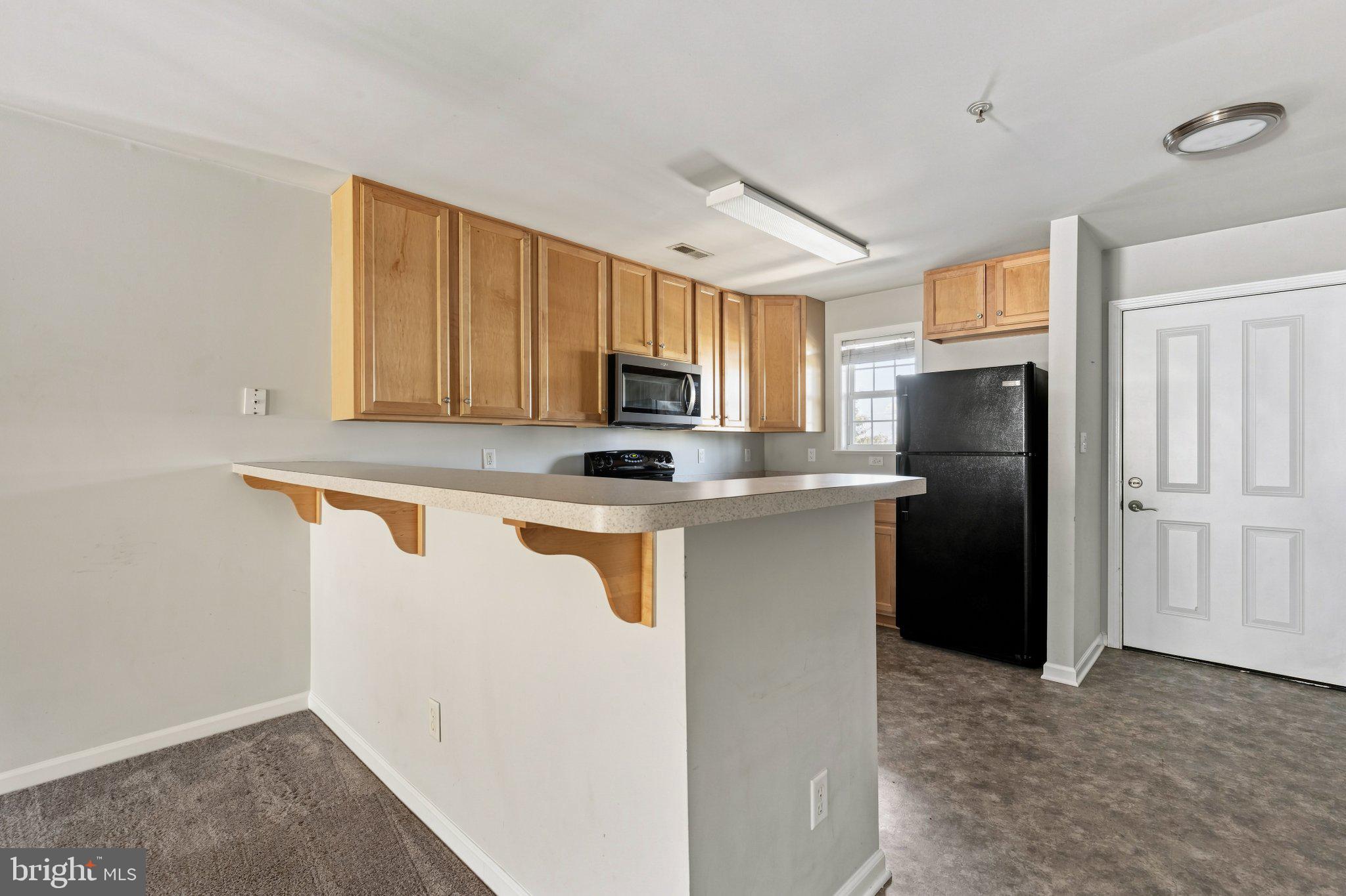 2204 CAITLINS WAY 2204