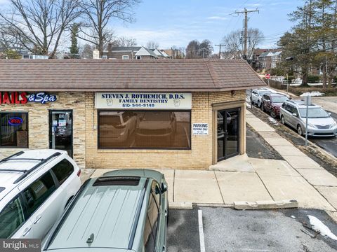 Photo of 15 E Woodland Avenue, SPRINGFIELD, PA 19064 (MLS # PADE2113570)