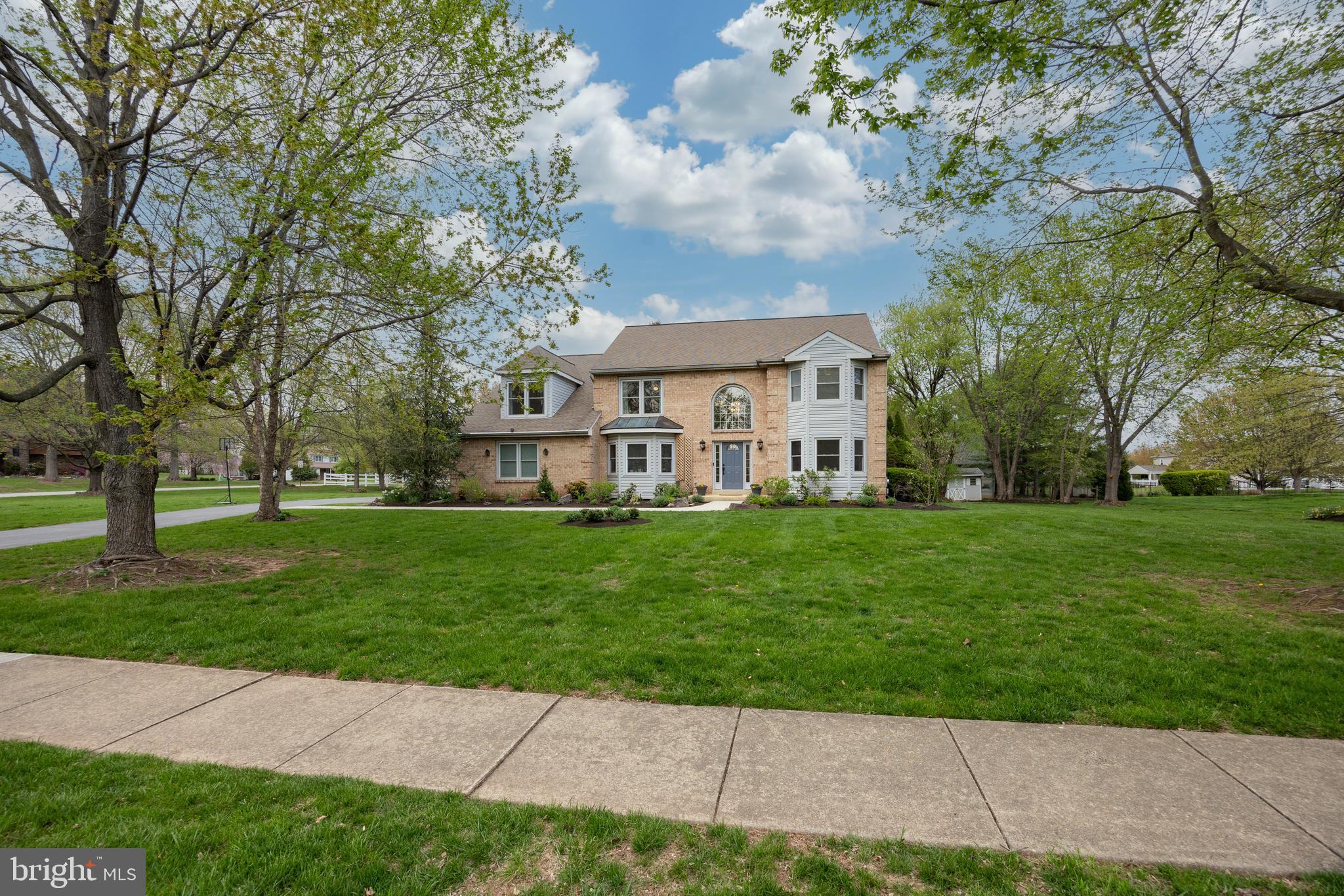 347 MEADOWVIEW DRIVE