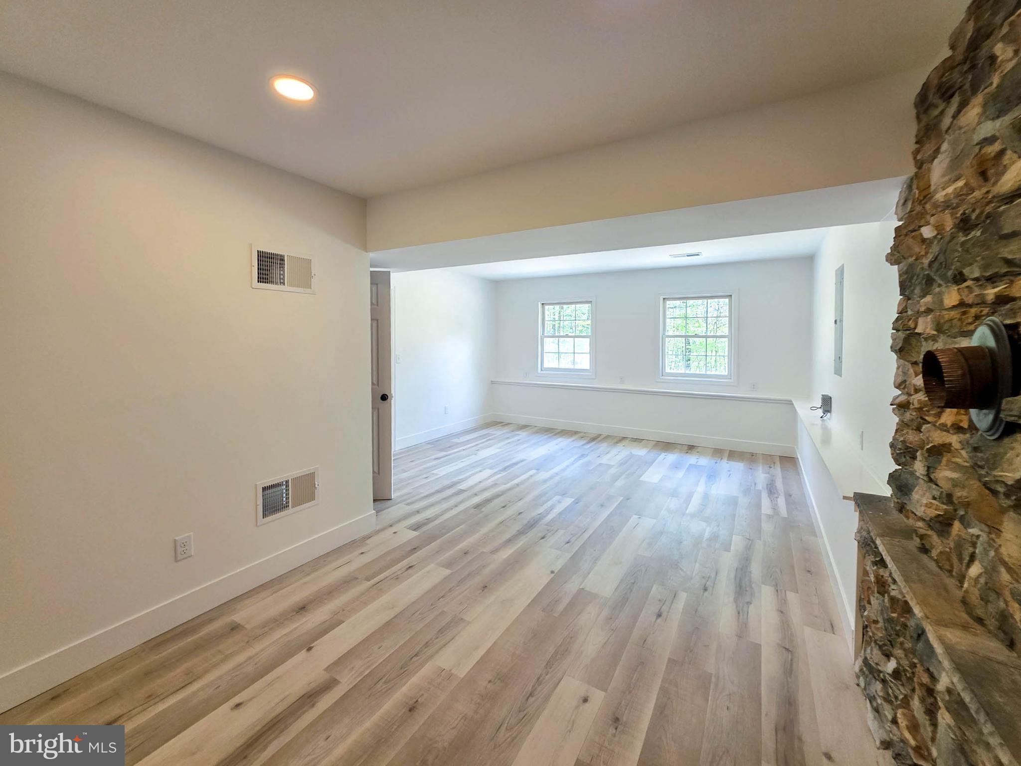 HIDDEN PINES - Residential