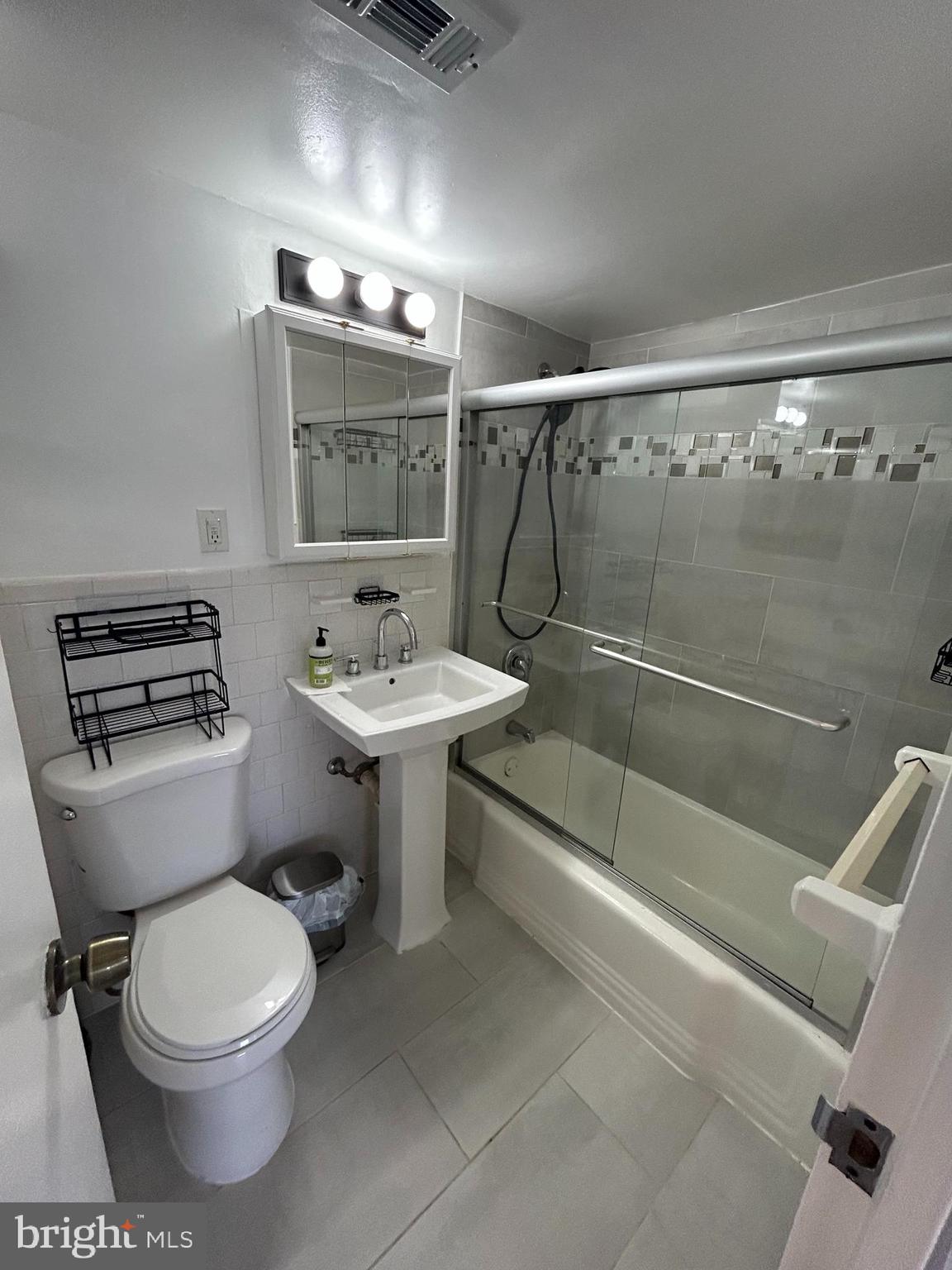 THE SEASONS - Residential Lease