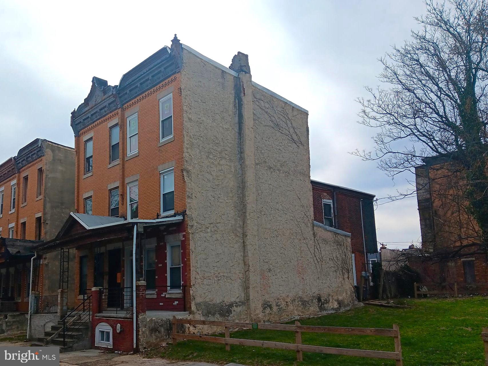 STRAWBERRY MANSION - Residential