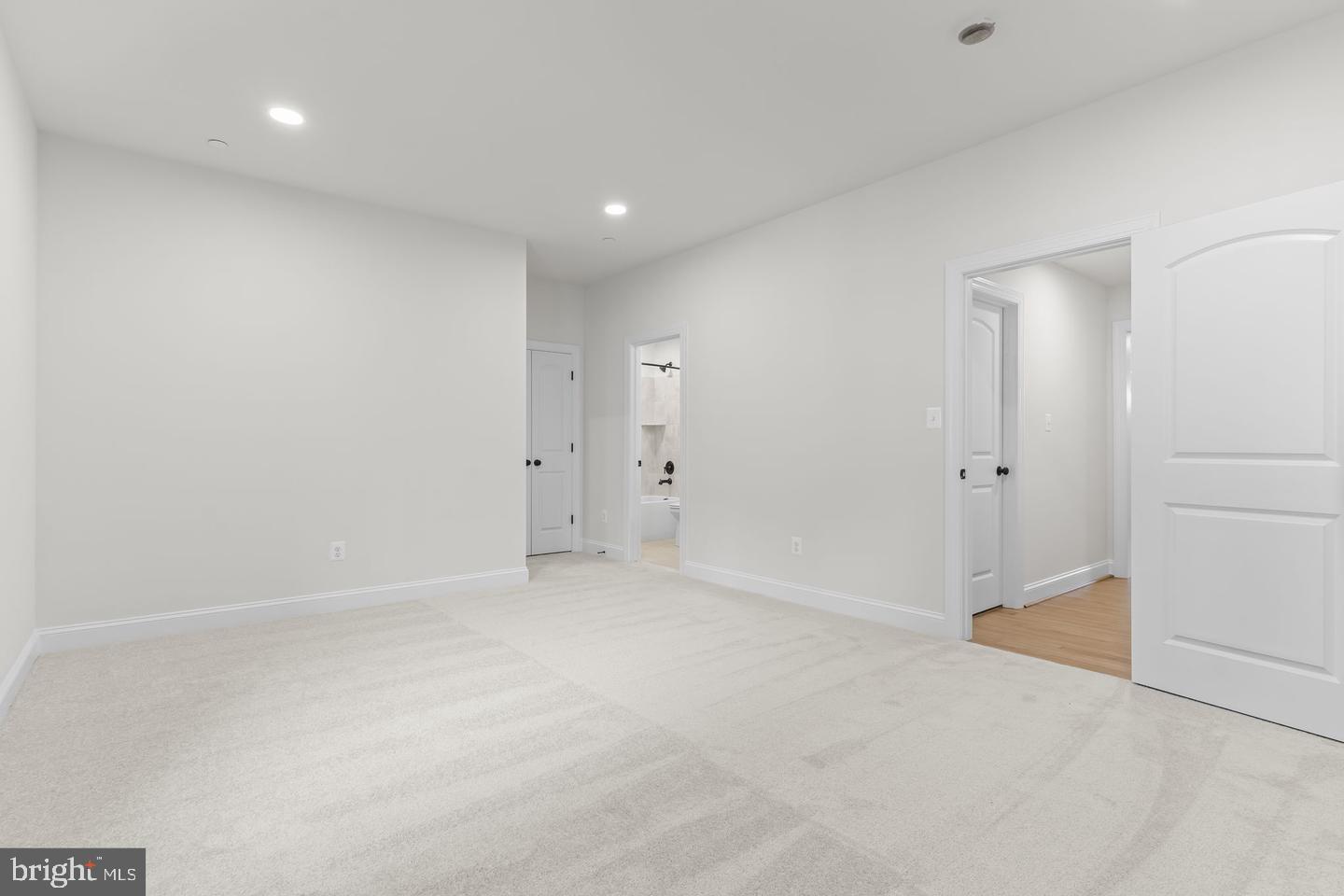 MEADOWS AT TOWN RUN II - Residential