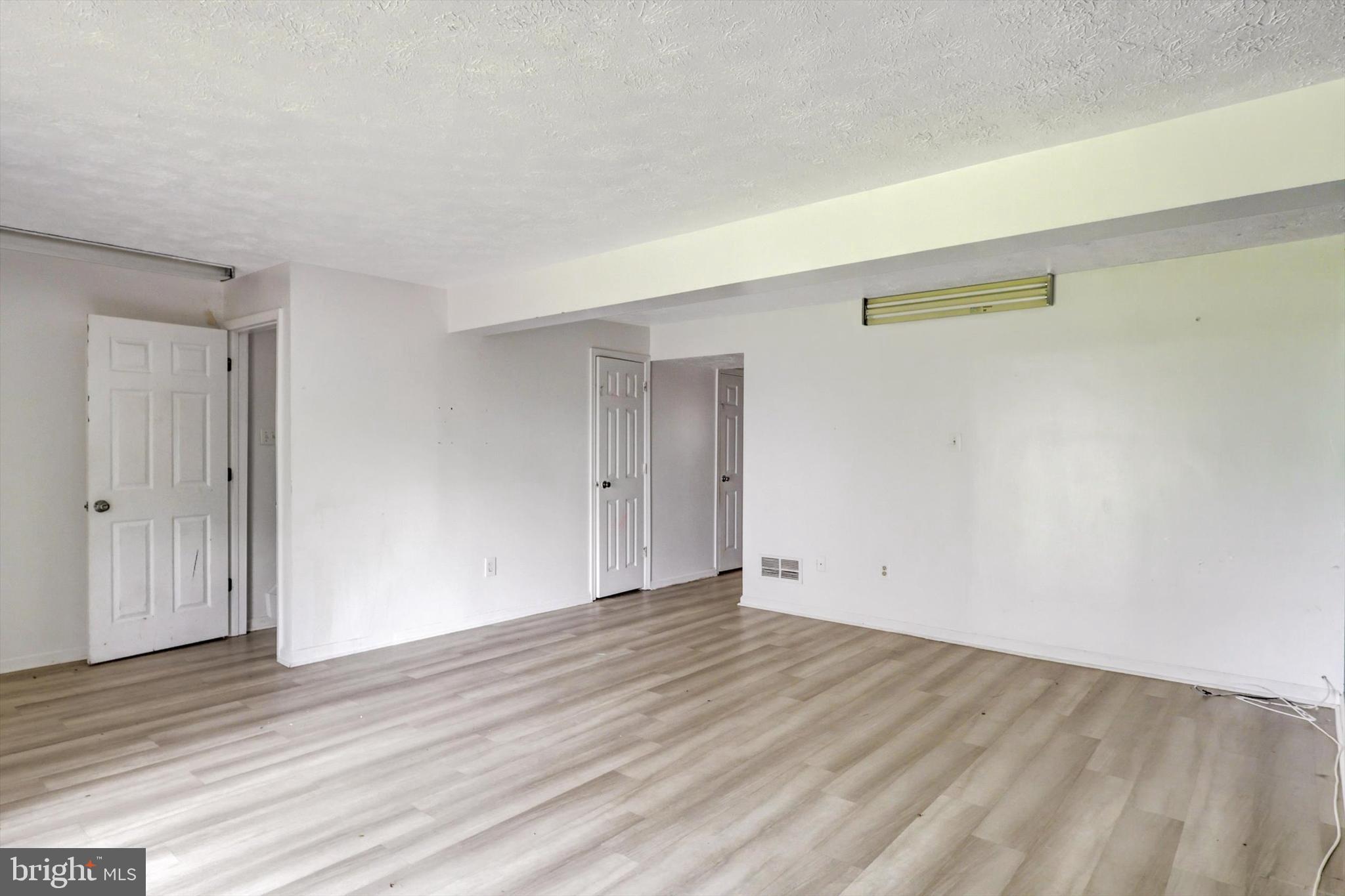 FAIRBROOK - Residential