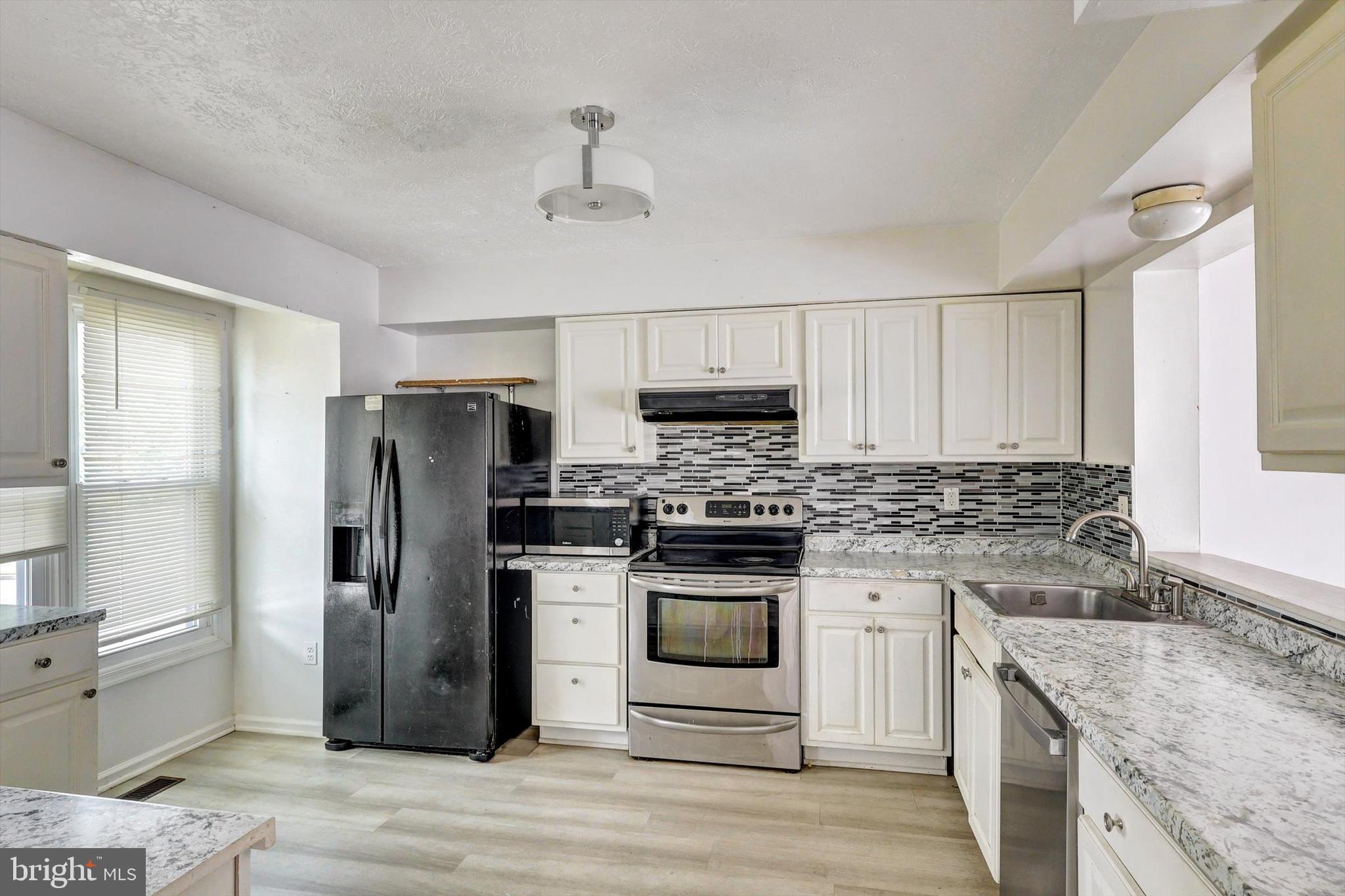 FAIRBROOK - Residential