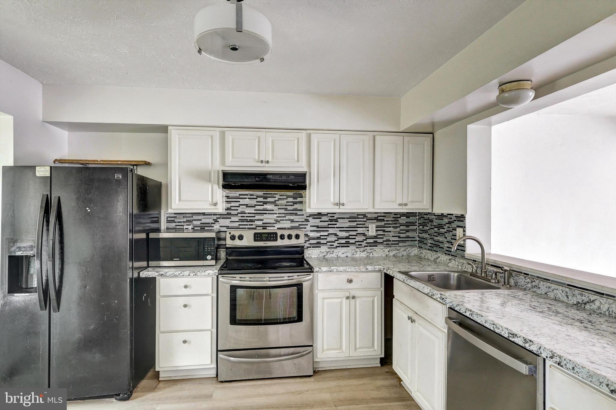 FAIRBROOK - Residential